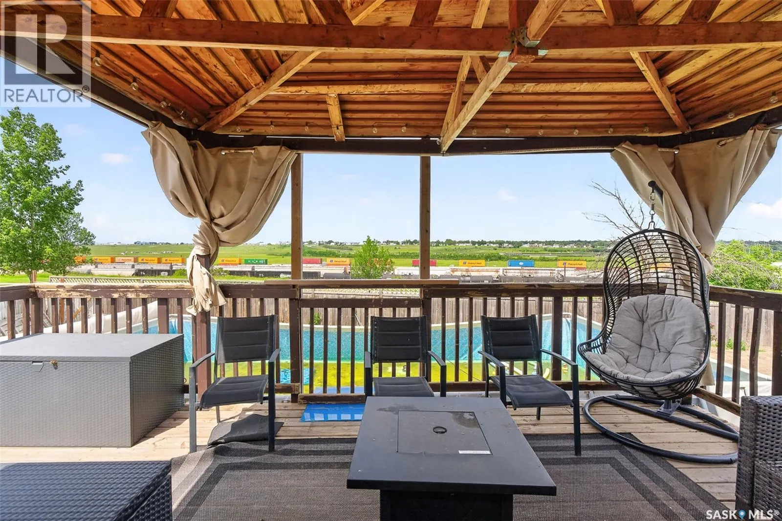 1355 Manitou CRESCENT