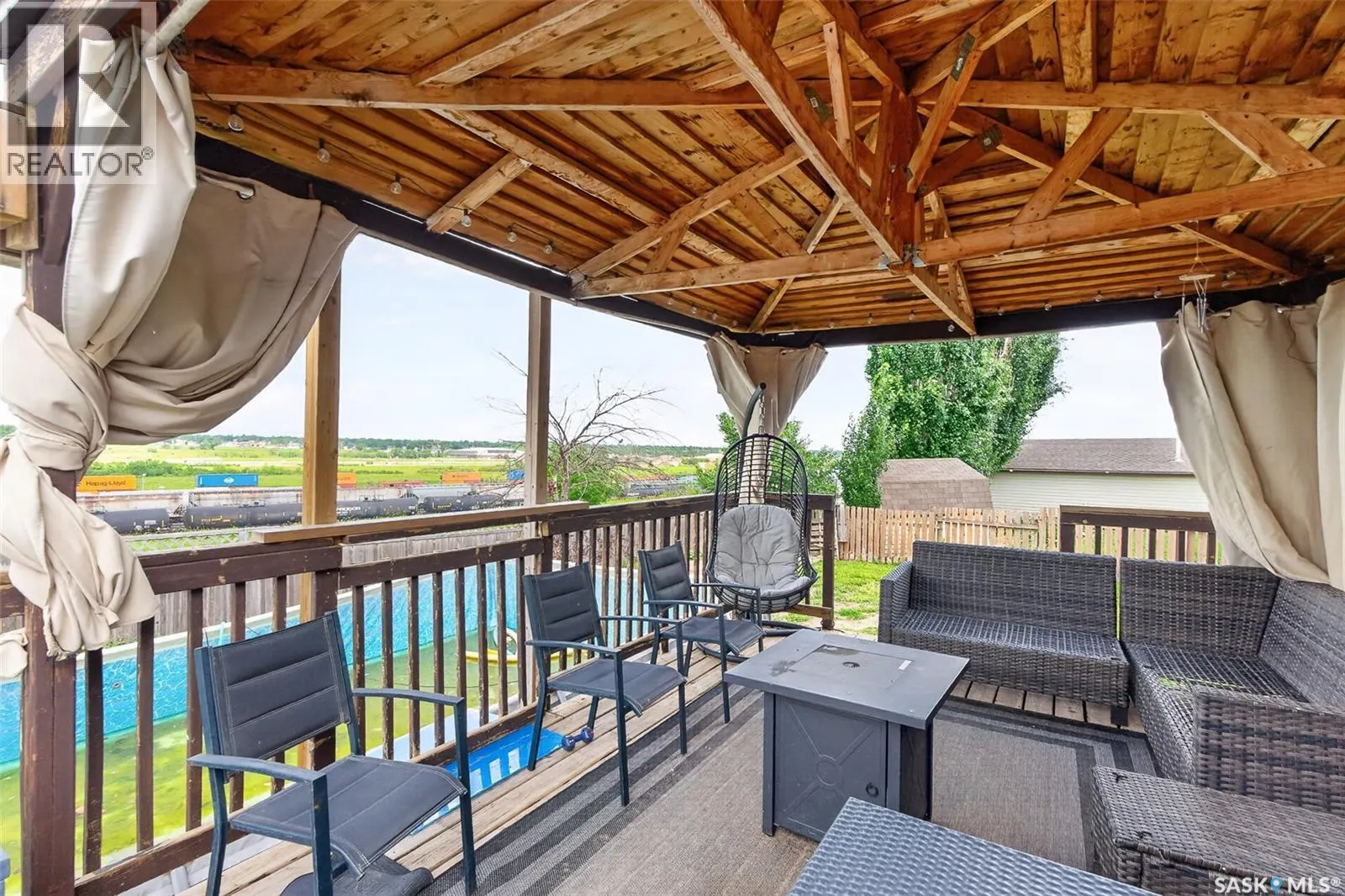 1355 Manitou CRESCENT