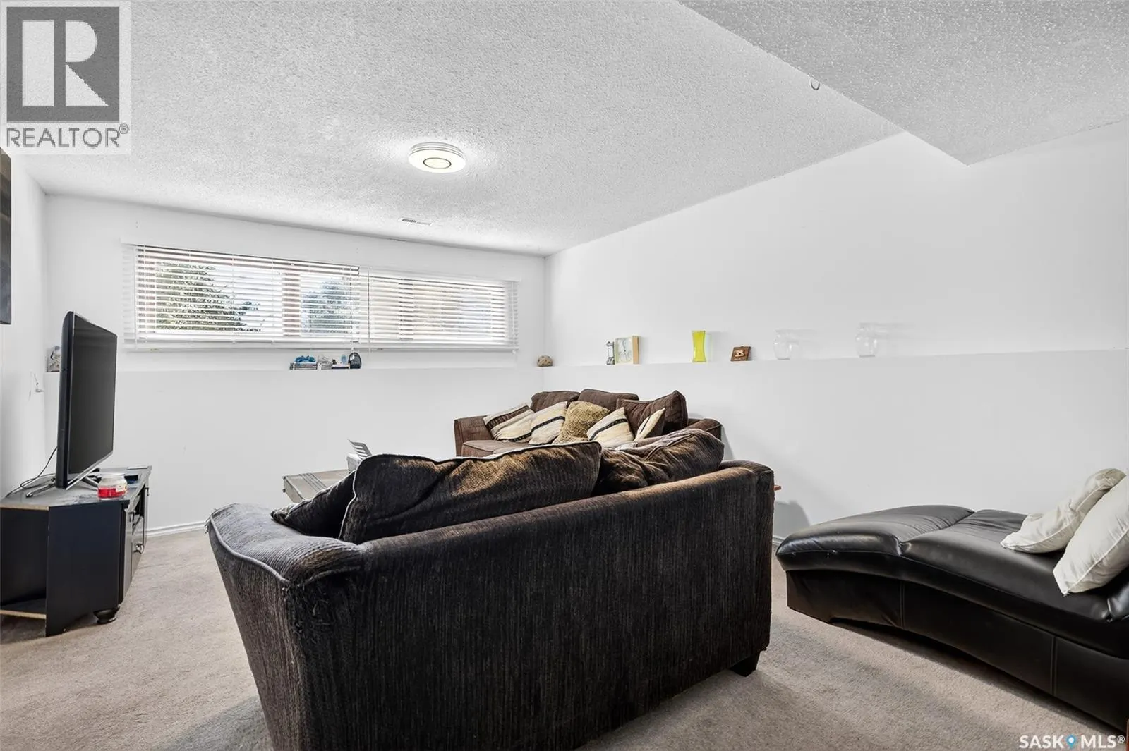 1355 Manitou CRESCENT