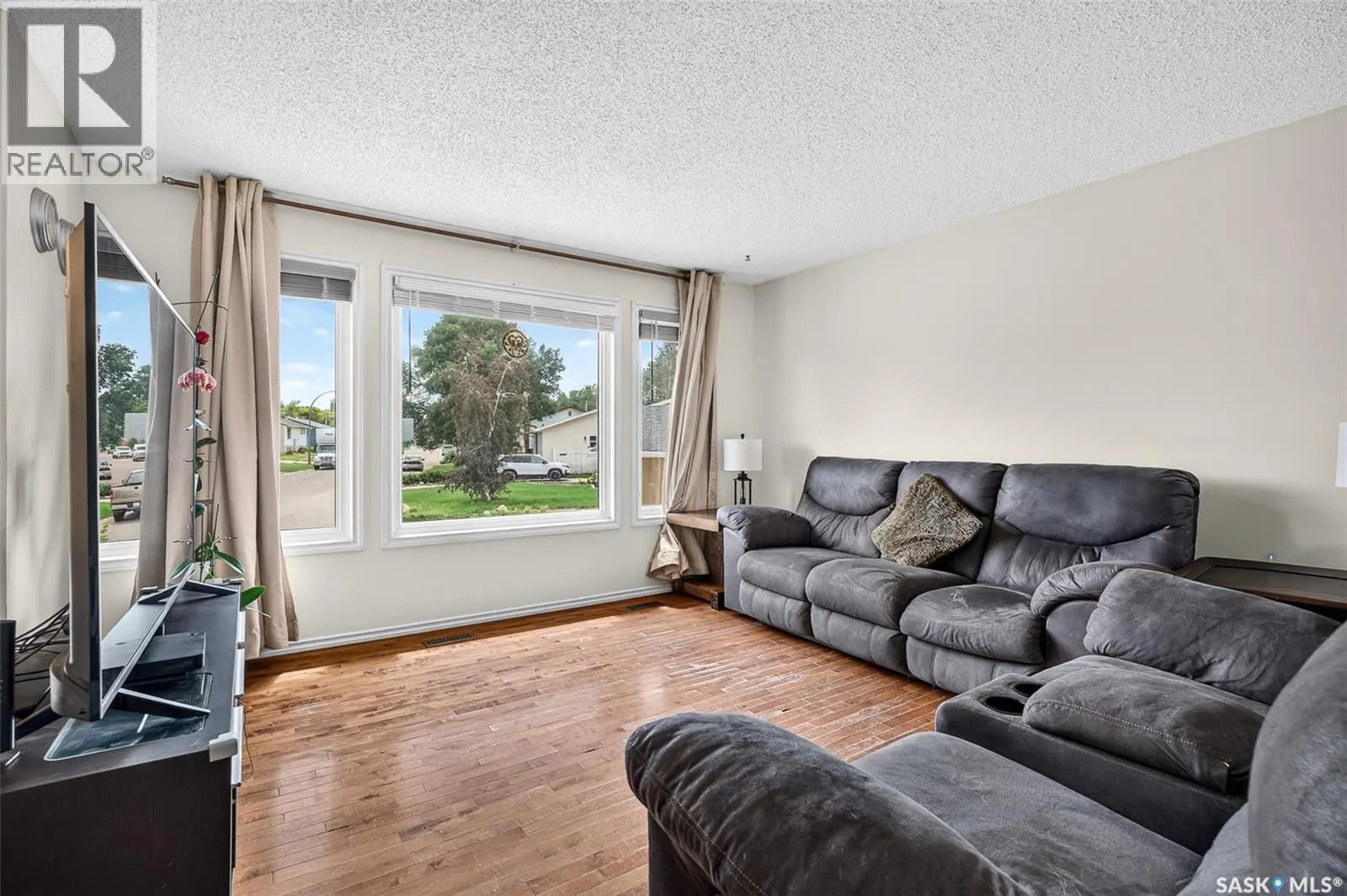 1355 Manitou CRESCENT