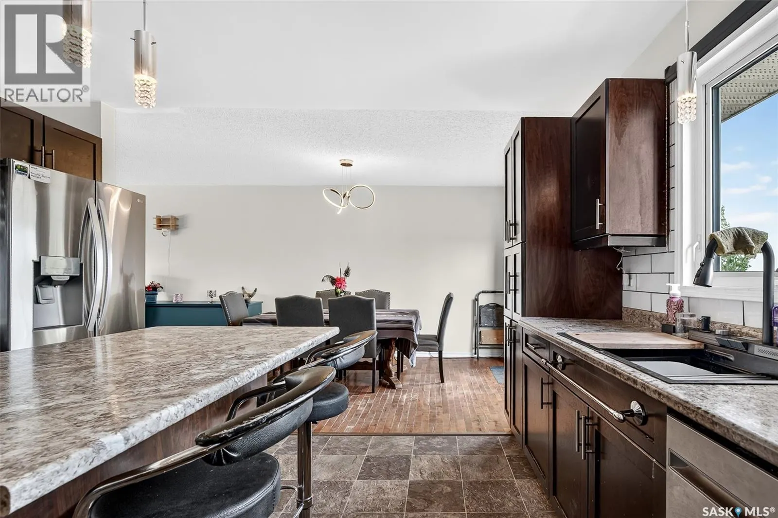 1355 Manitou CRESCENT