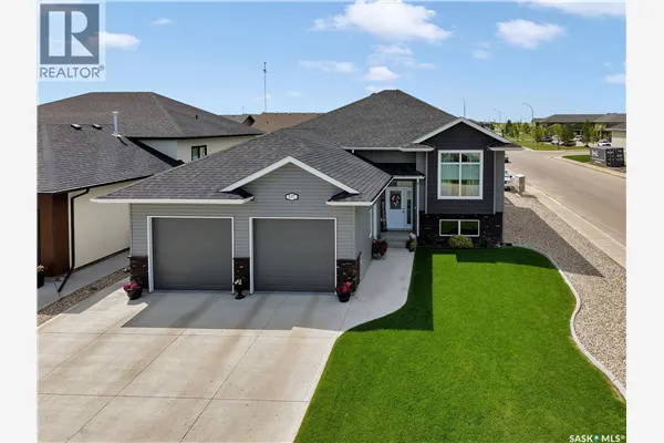 537 Mickelson LANE