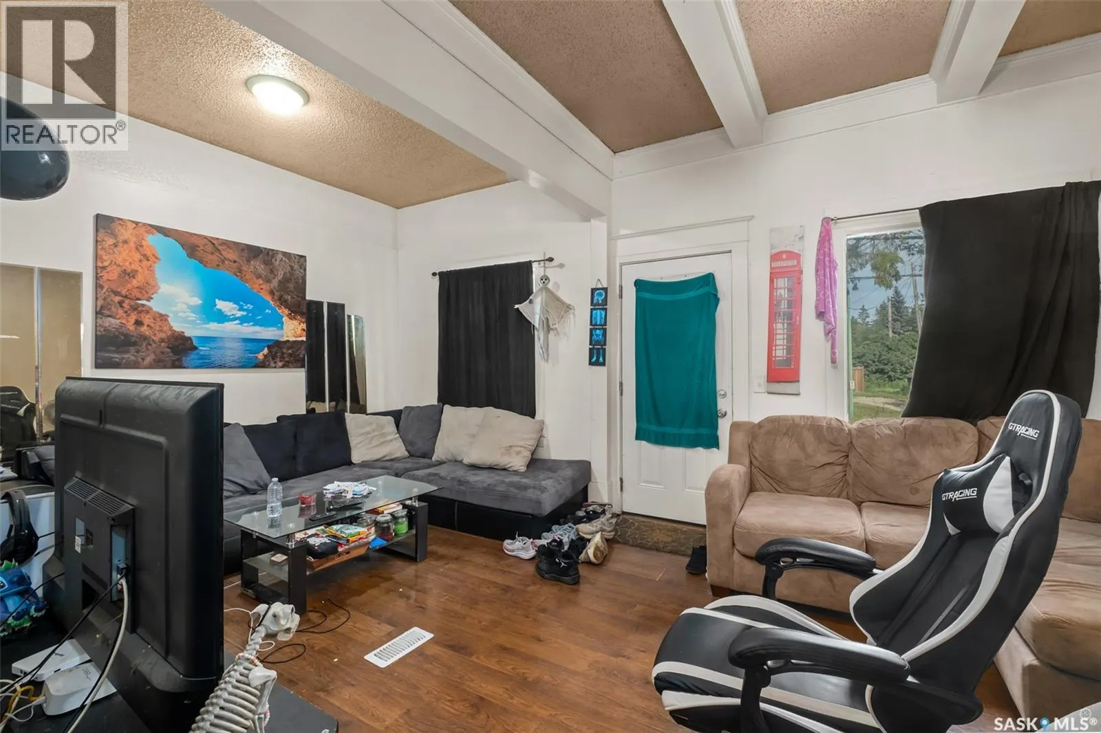 1313 6th AVENUE W