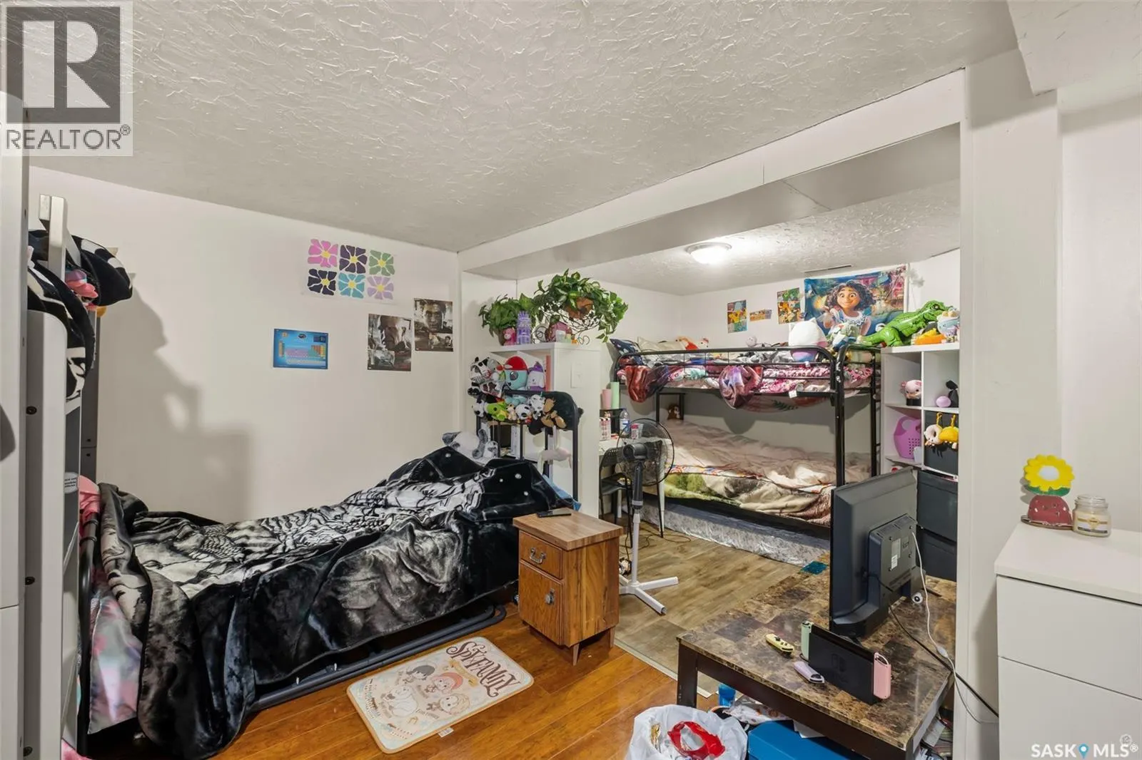 1313 6th AVENUE W