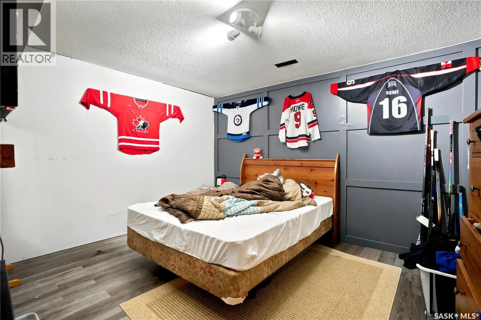1313 Prince CRESCENT