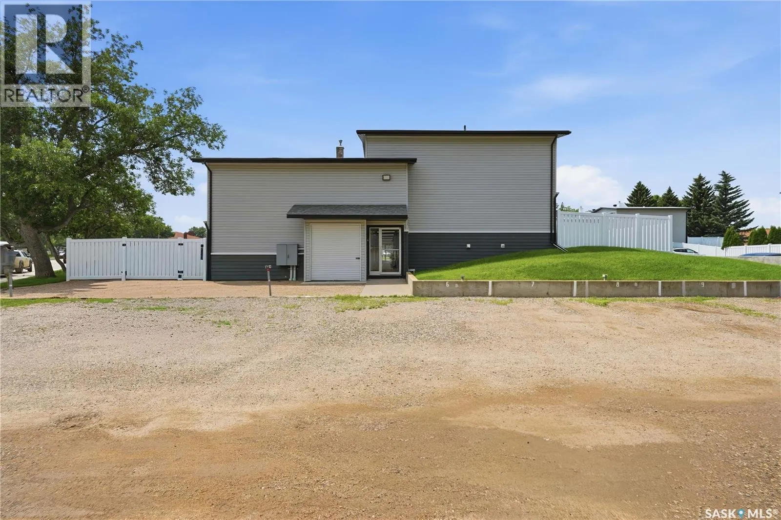 6 1292 Gordon ROAD