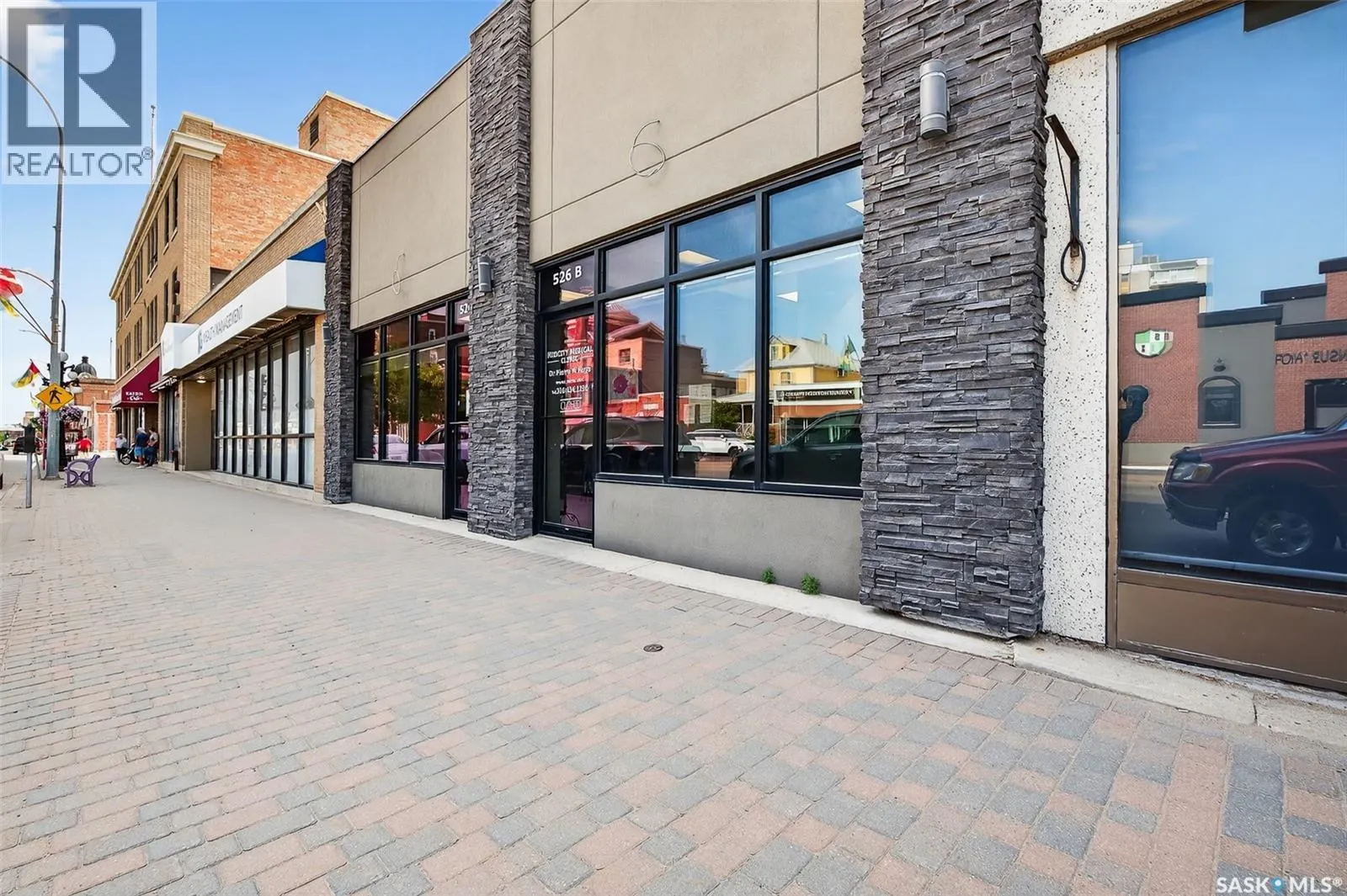 526 Main STREET N