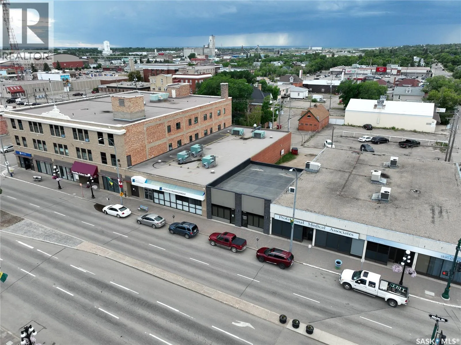 526 Main STREET N