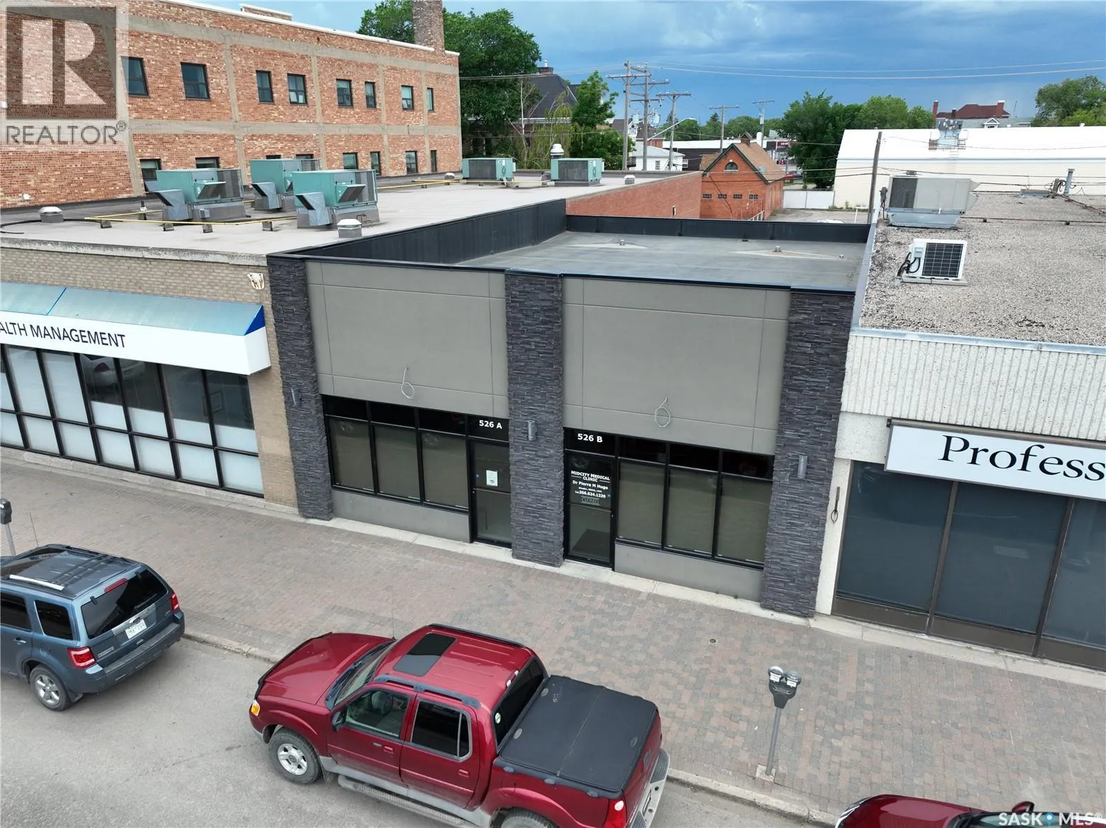 526 Main STREET N