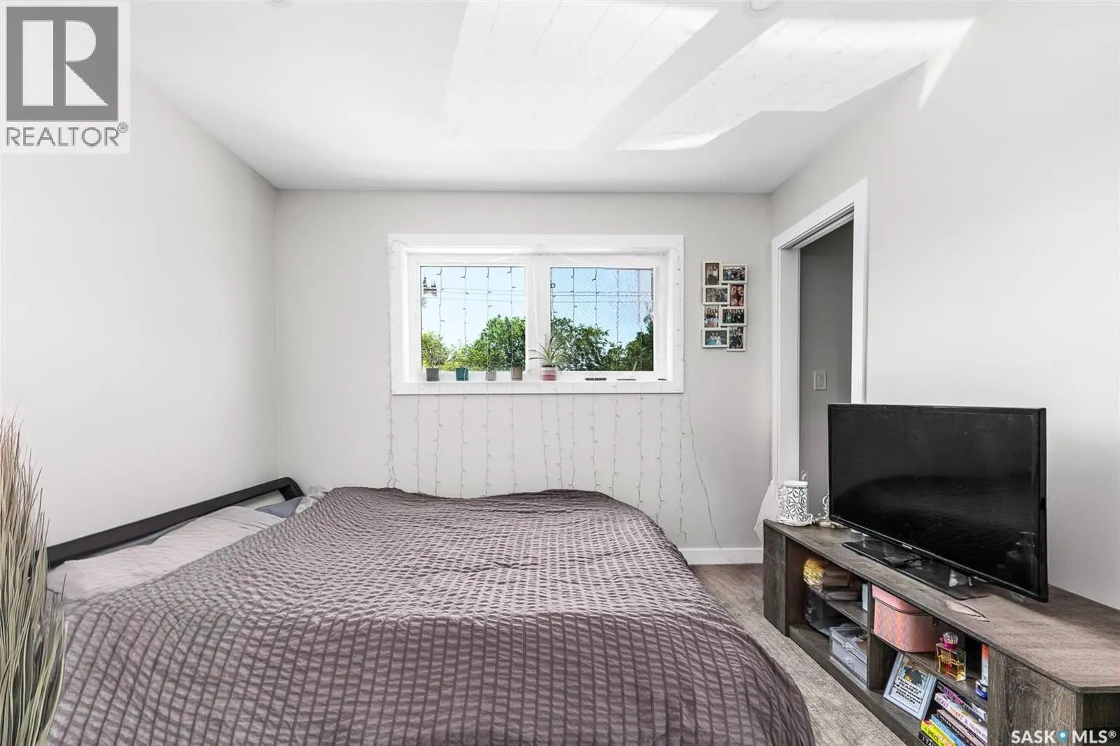 424 9th AVENUE W