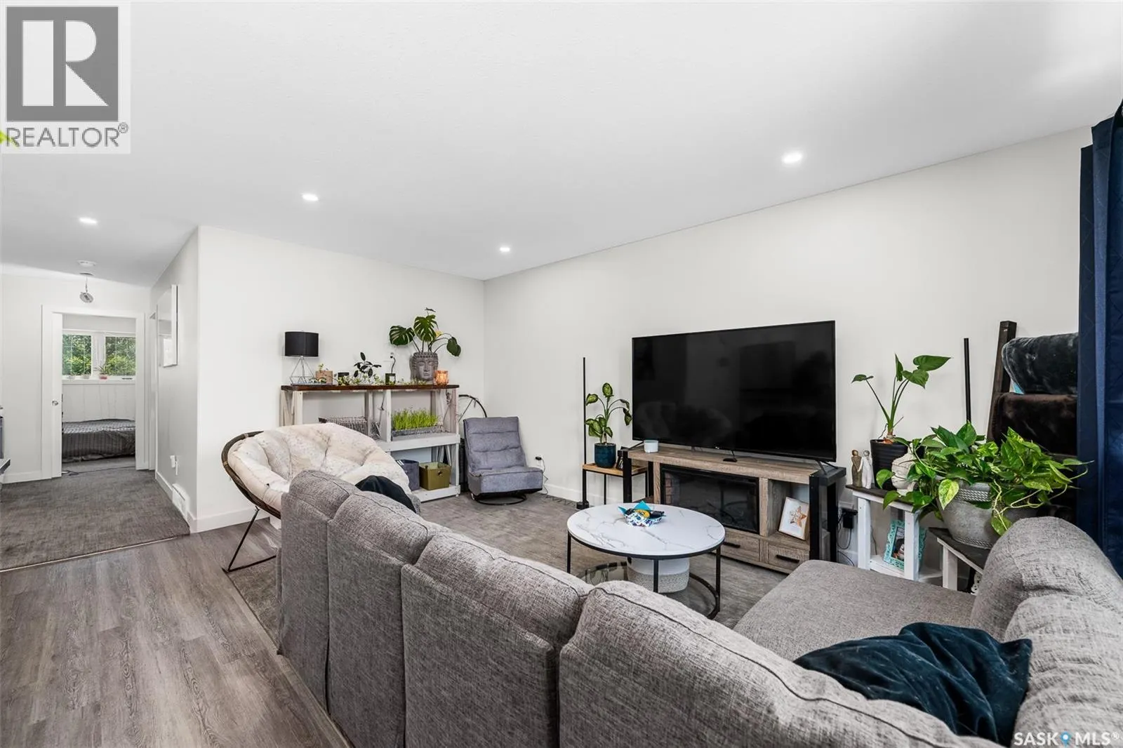 424 9th AVENUE W