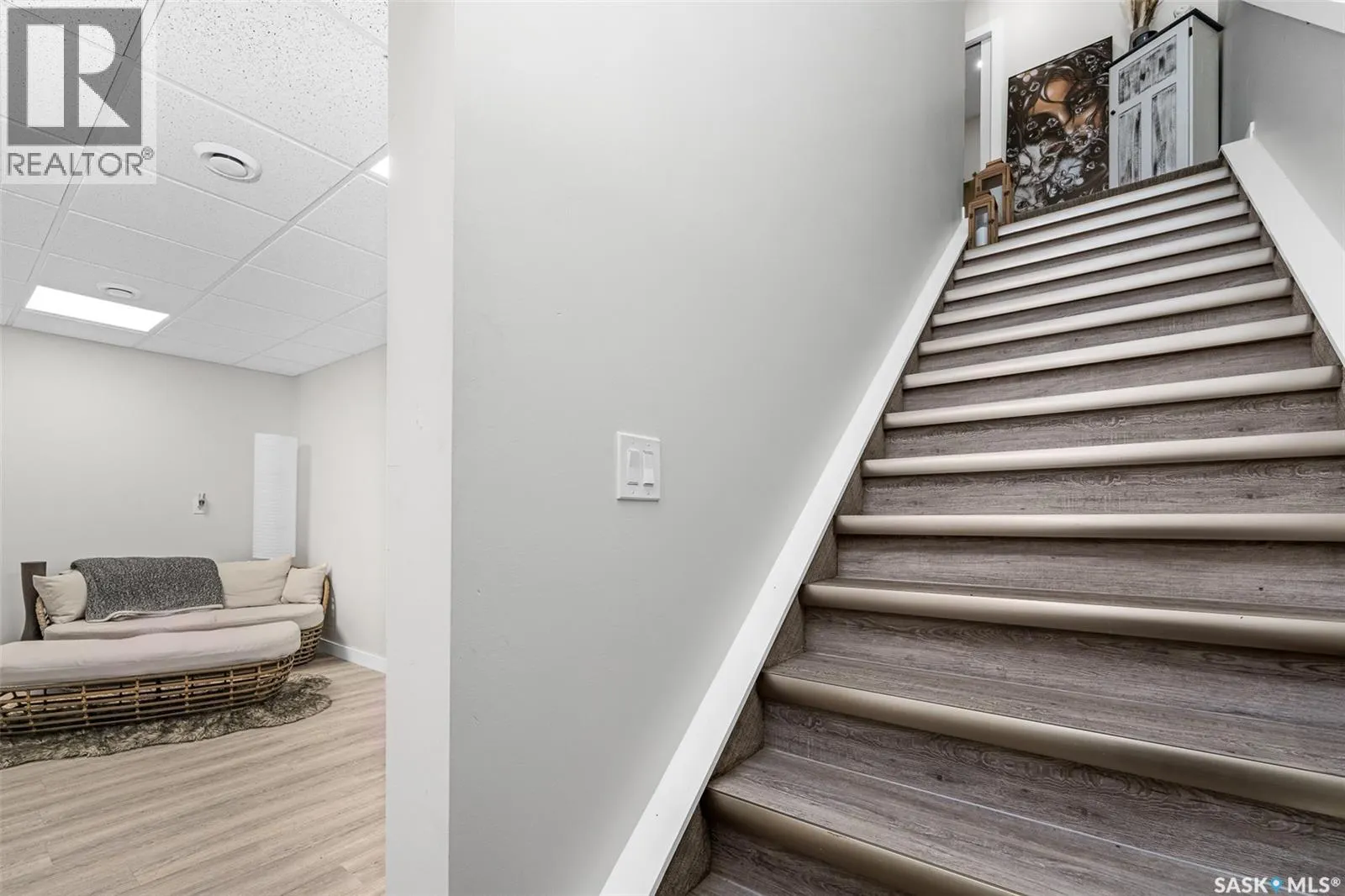 424 9th AVENUE W