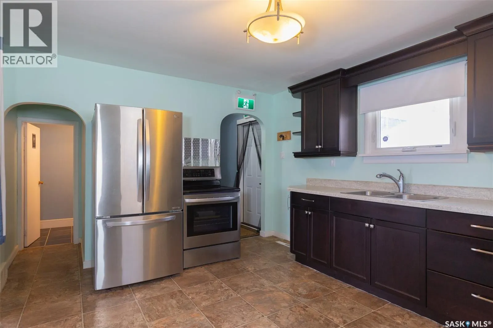454 Fairford STREET W