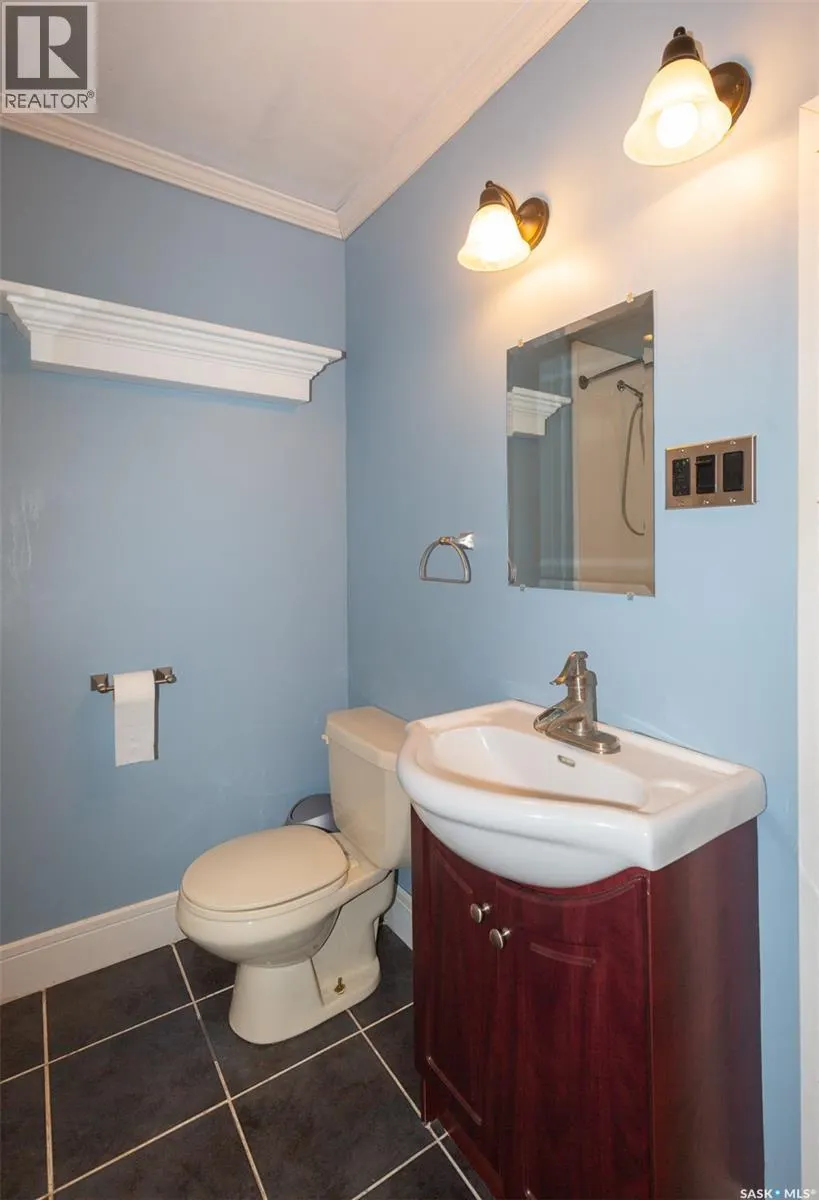 454 Fairford STREET W
