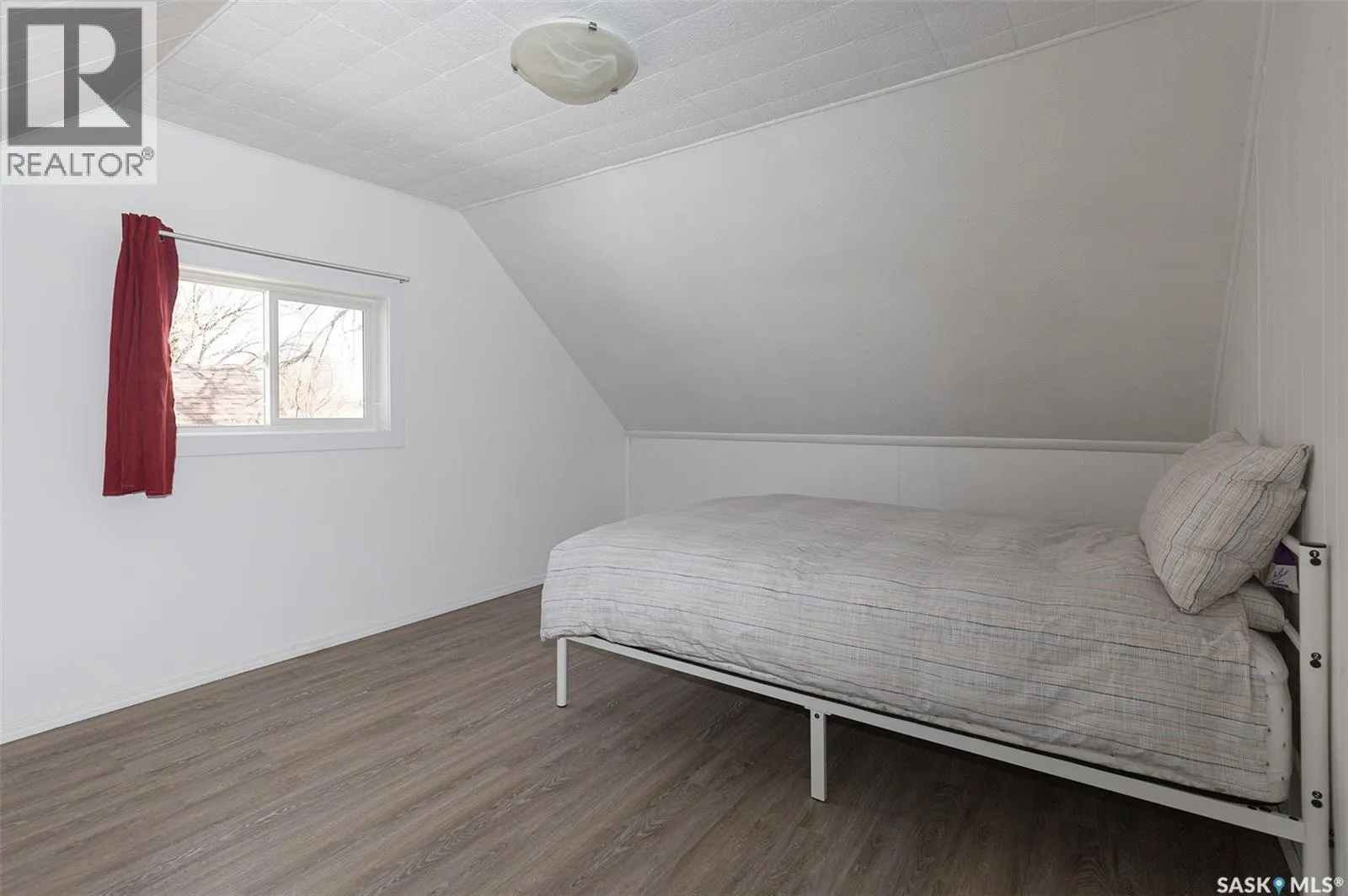 454 Fairford STREET W