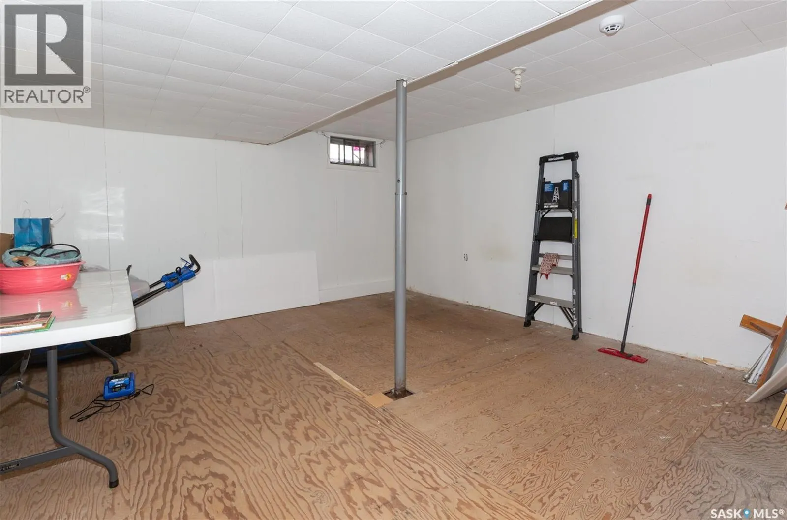 454 Fairford STREET W
