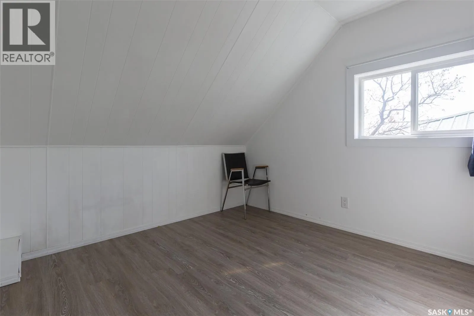 454 Fairford STREET W