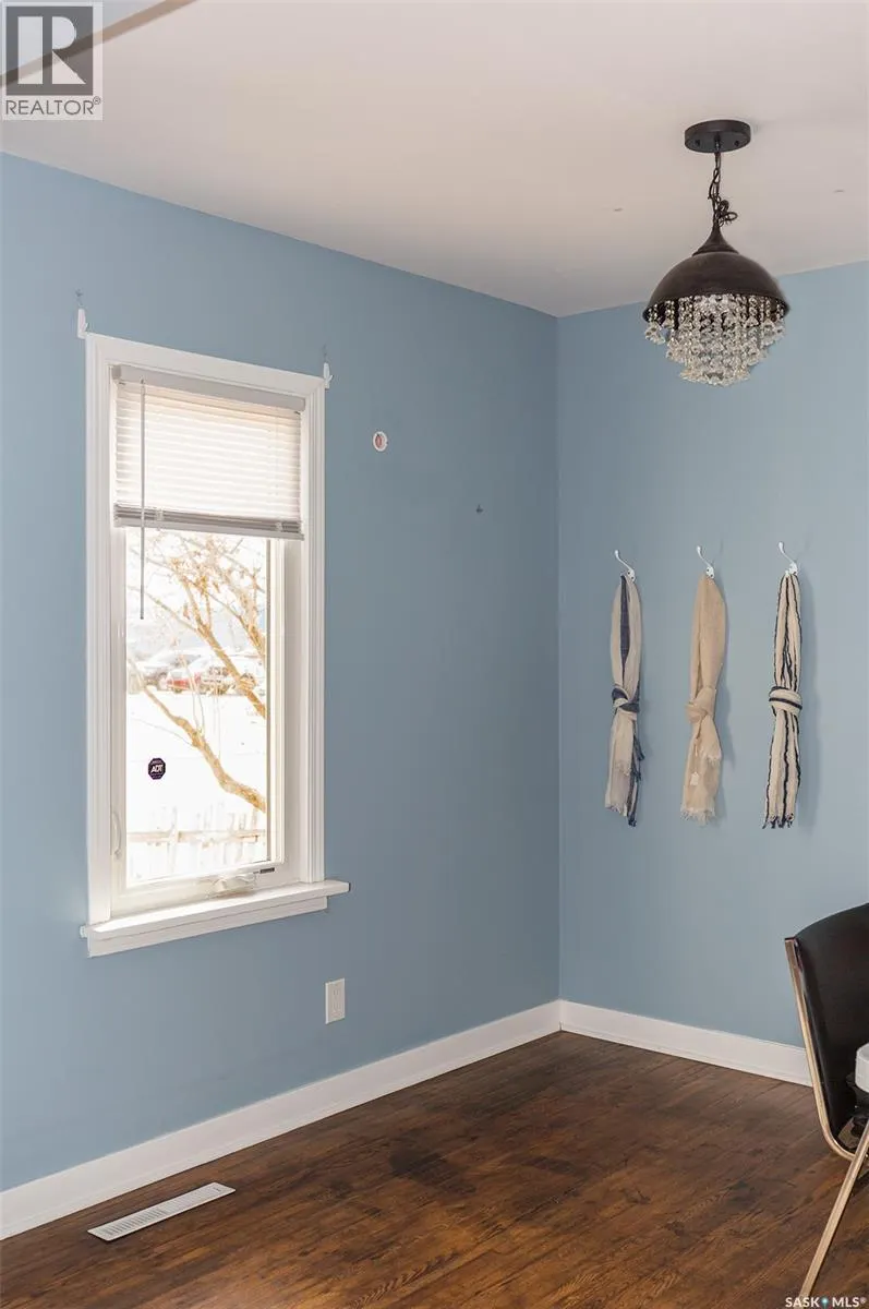 454 Fairford STREET W