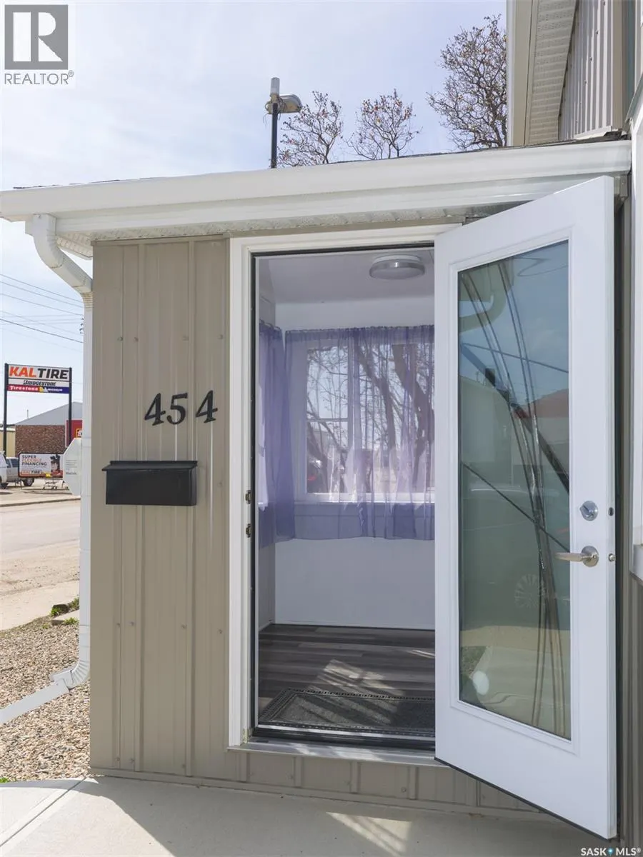 454 Fairford STREET W