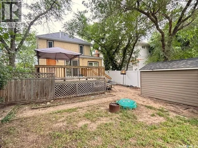 347 Ominica STREET W
