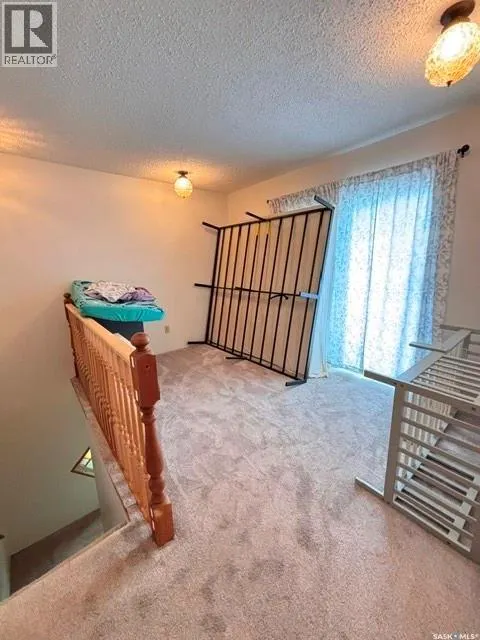 347 Ominica STREET W