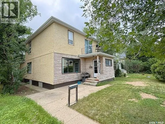 347 Ominica STREET W