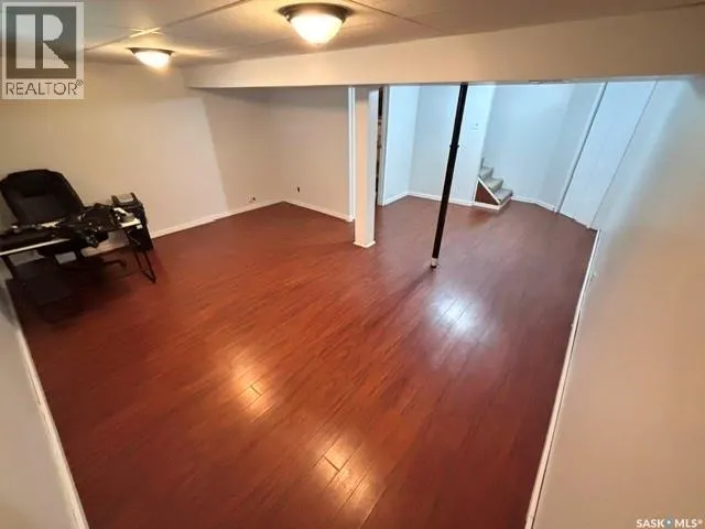 347 Ominica STREET W