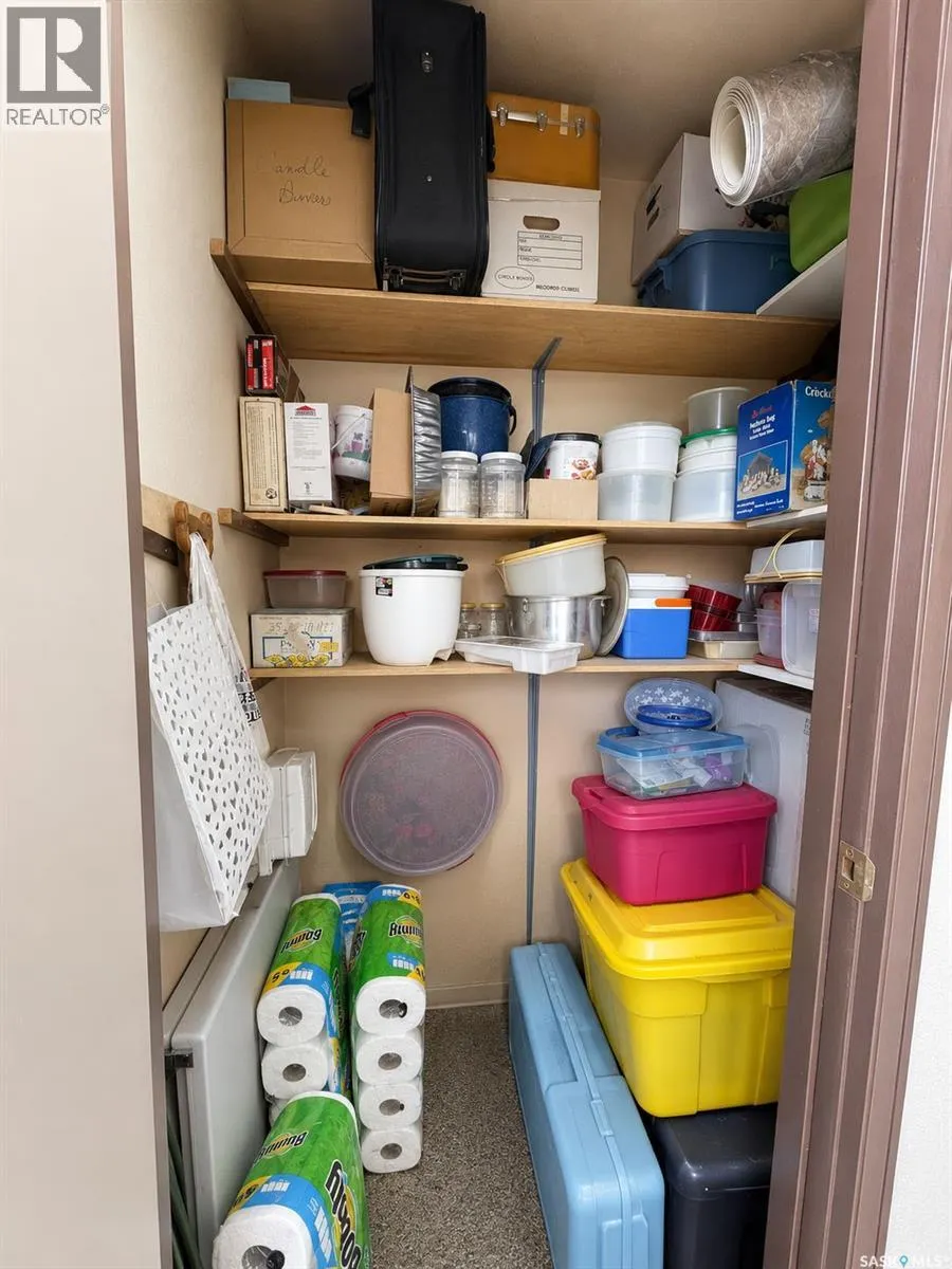 304 255 7th STREET E