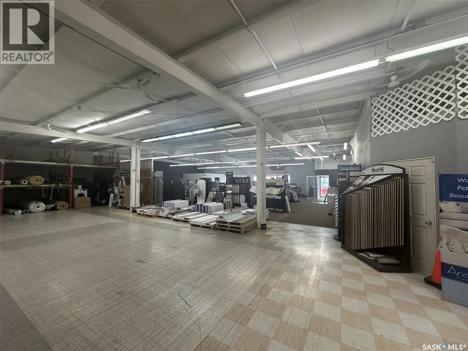 326 High STREET W