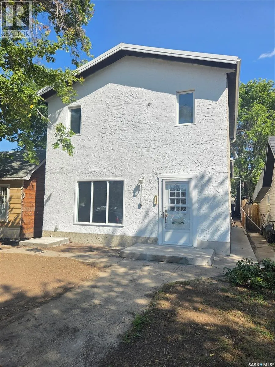 859 Cartier AVENUE