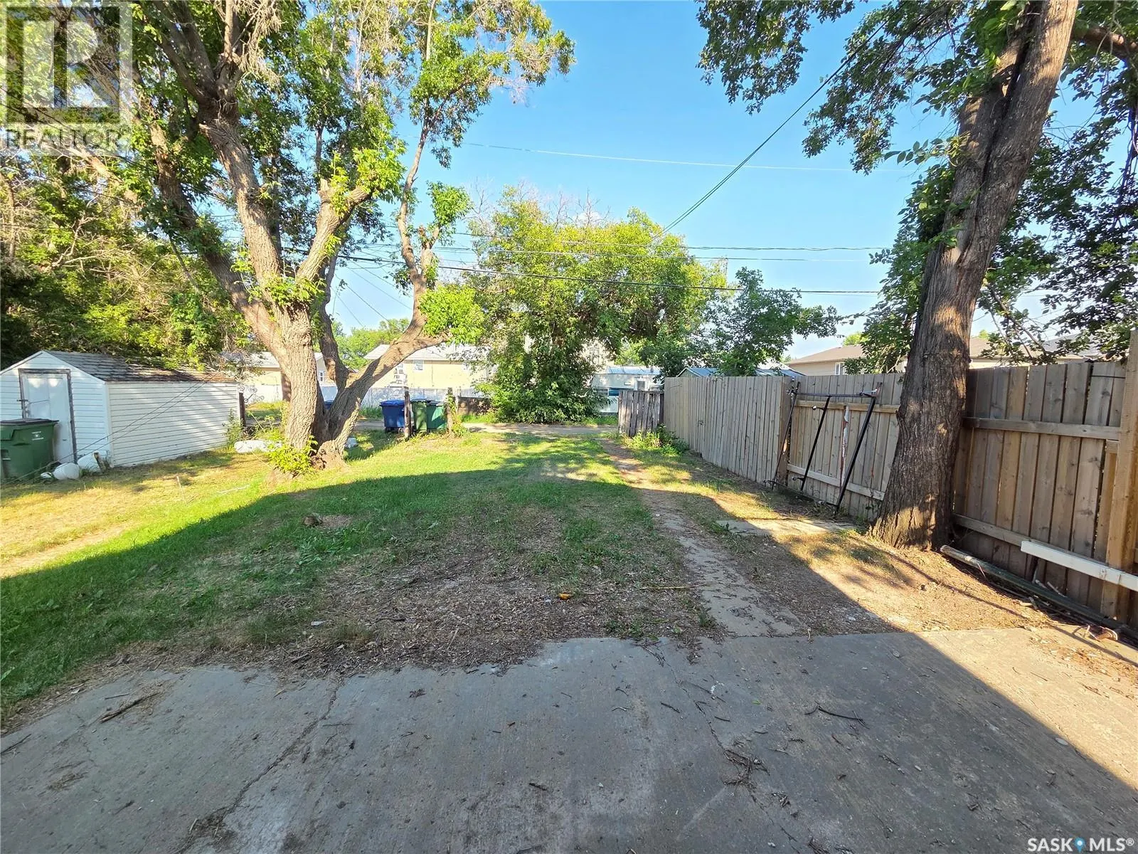 859 Cartier AVENUE