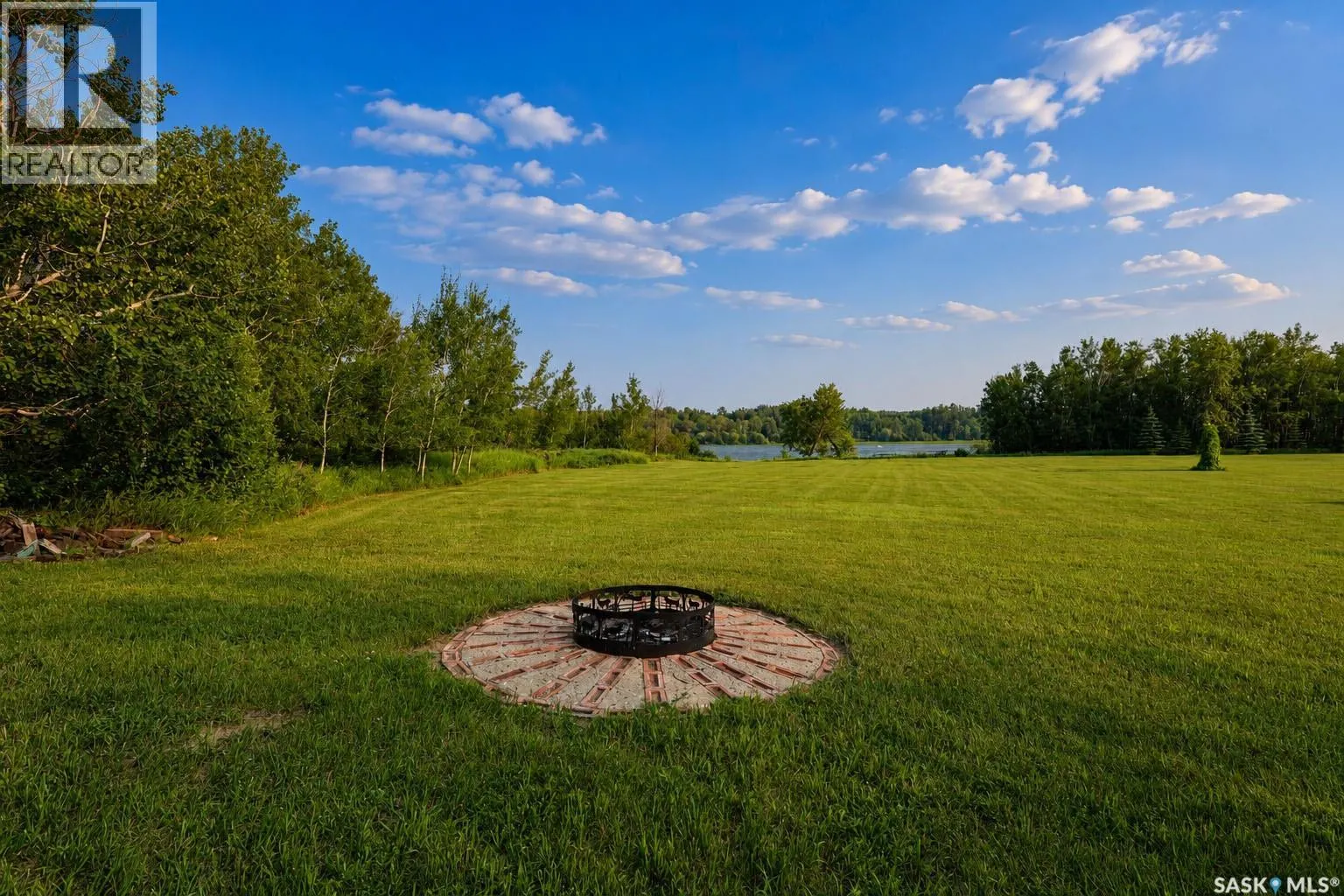 South Sask River Front Acreage
