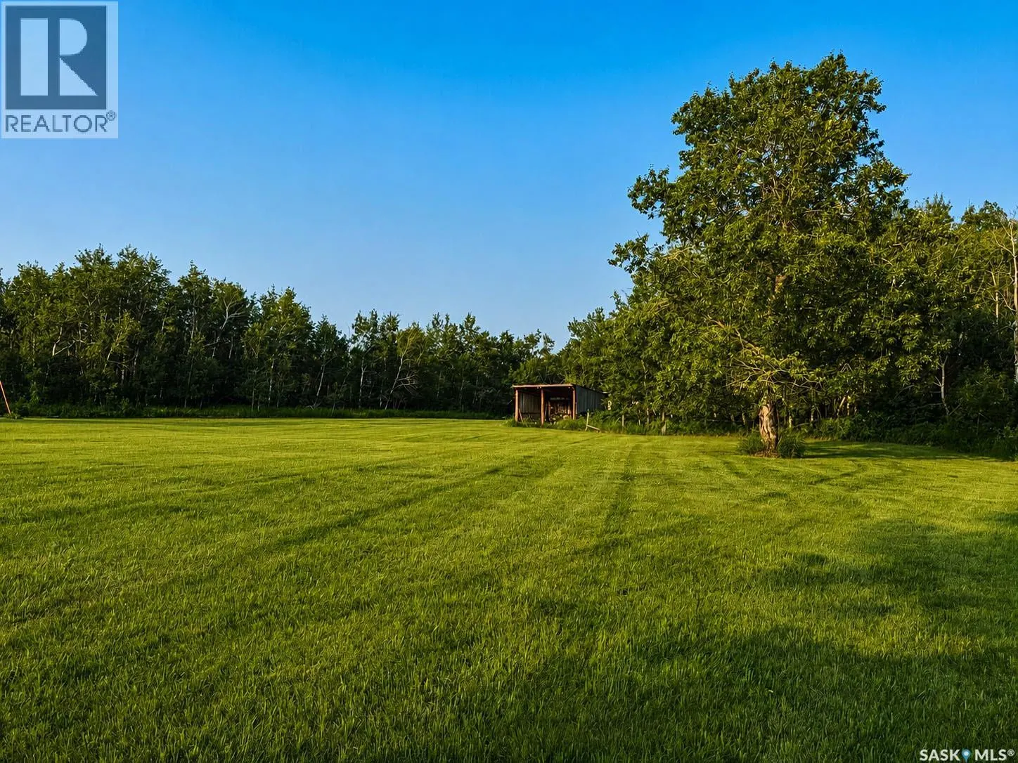 South Sask River Front Acreage