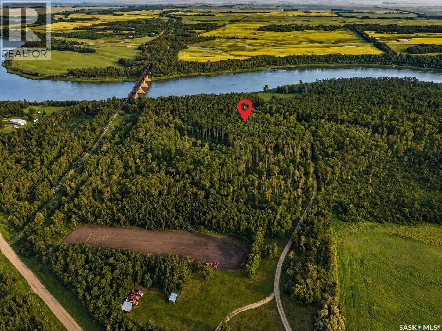 South Sask River Front Acreage