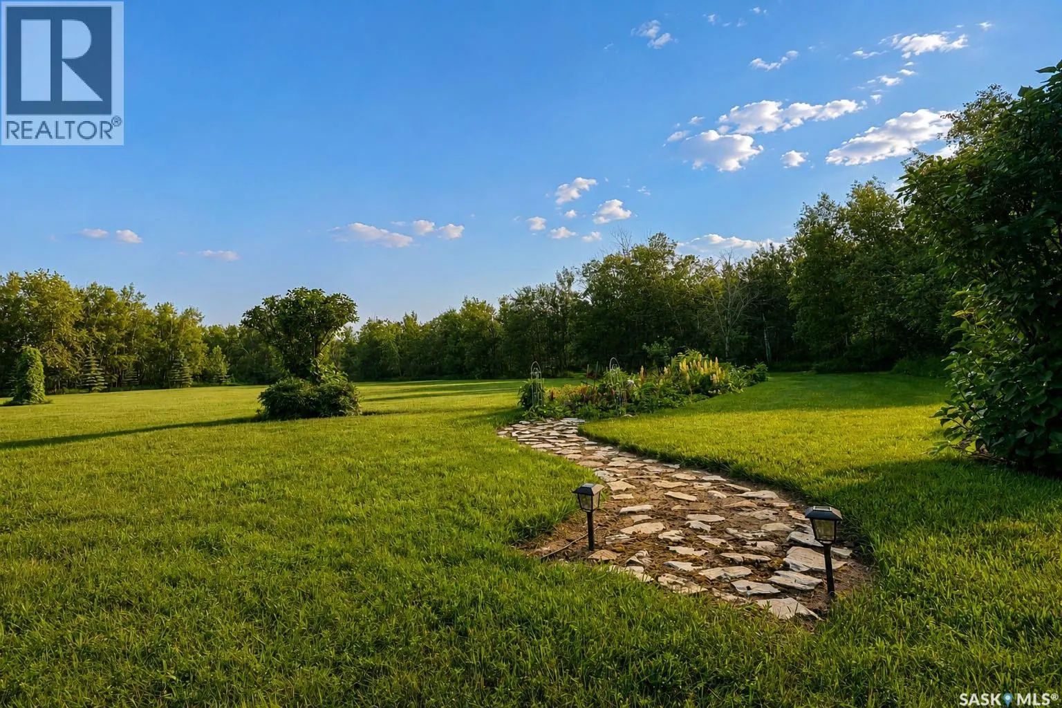 South Sask River Front Acreage