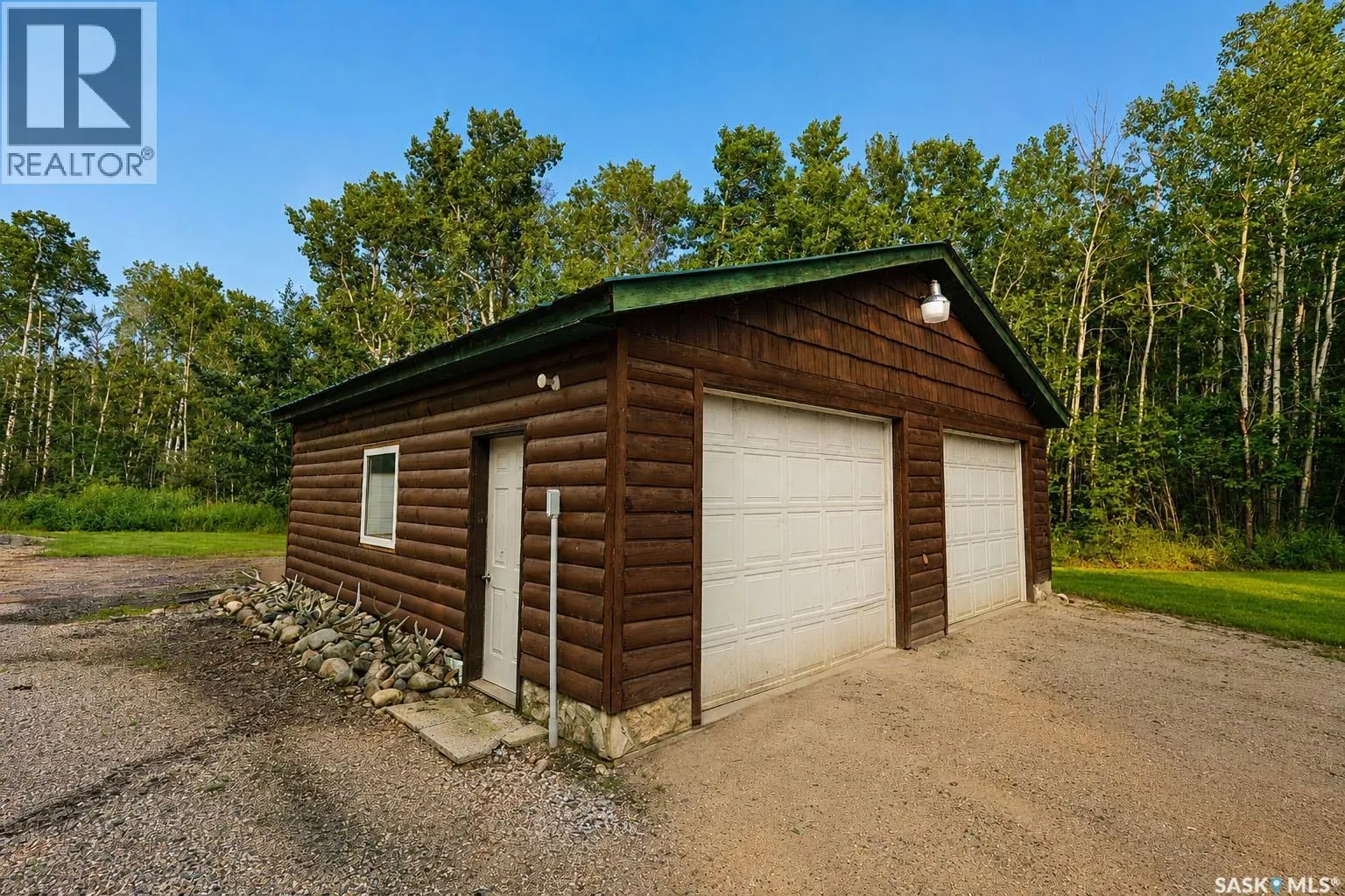 South Sask River Front Acreage