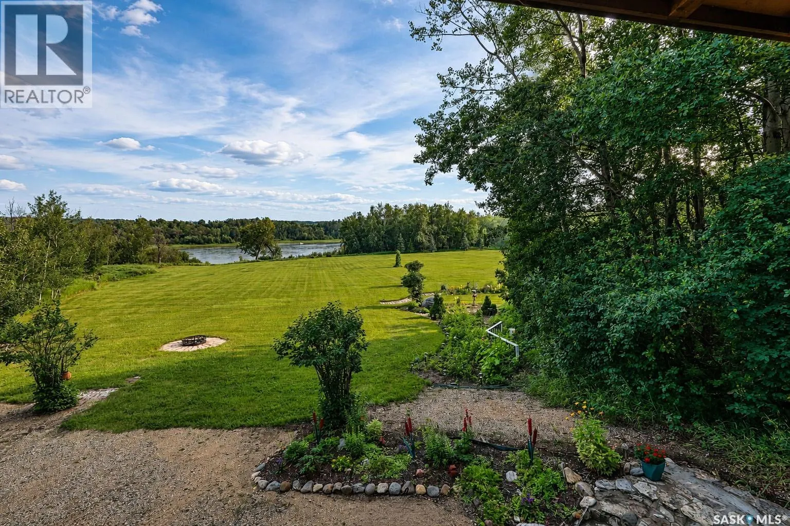 South Sask River Front Acreage