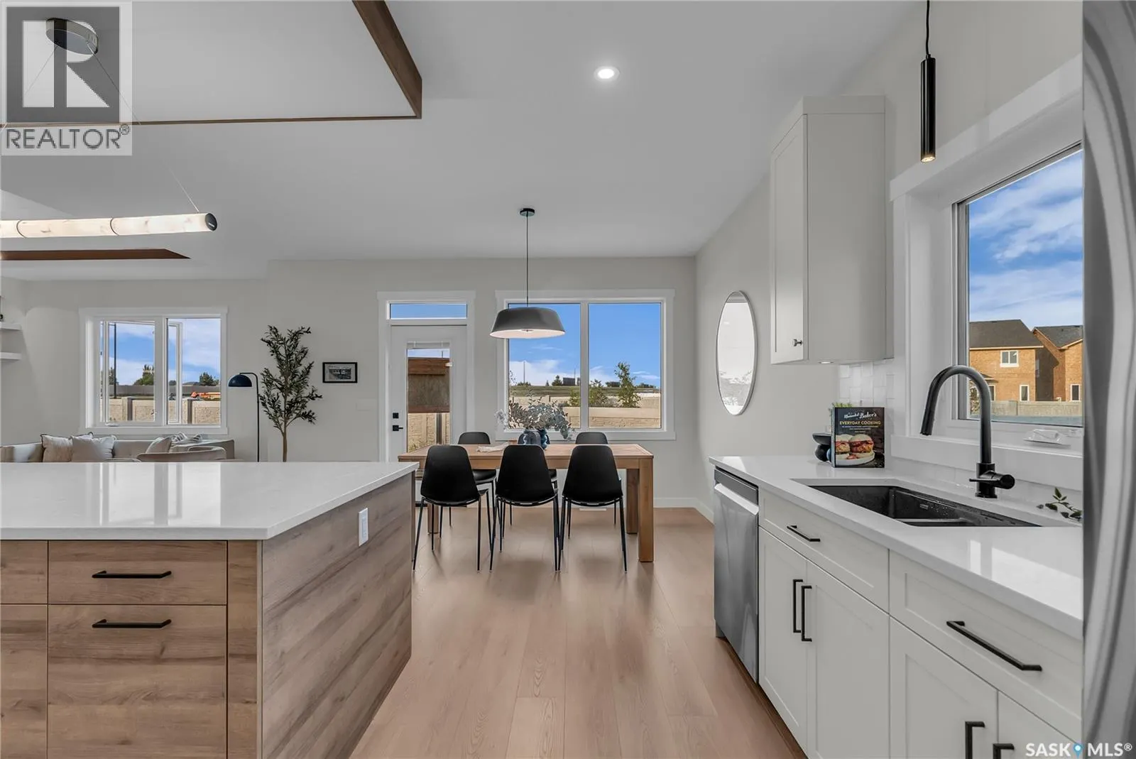 463 Traeger CLOSE