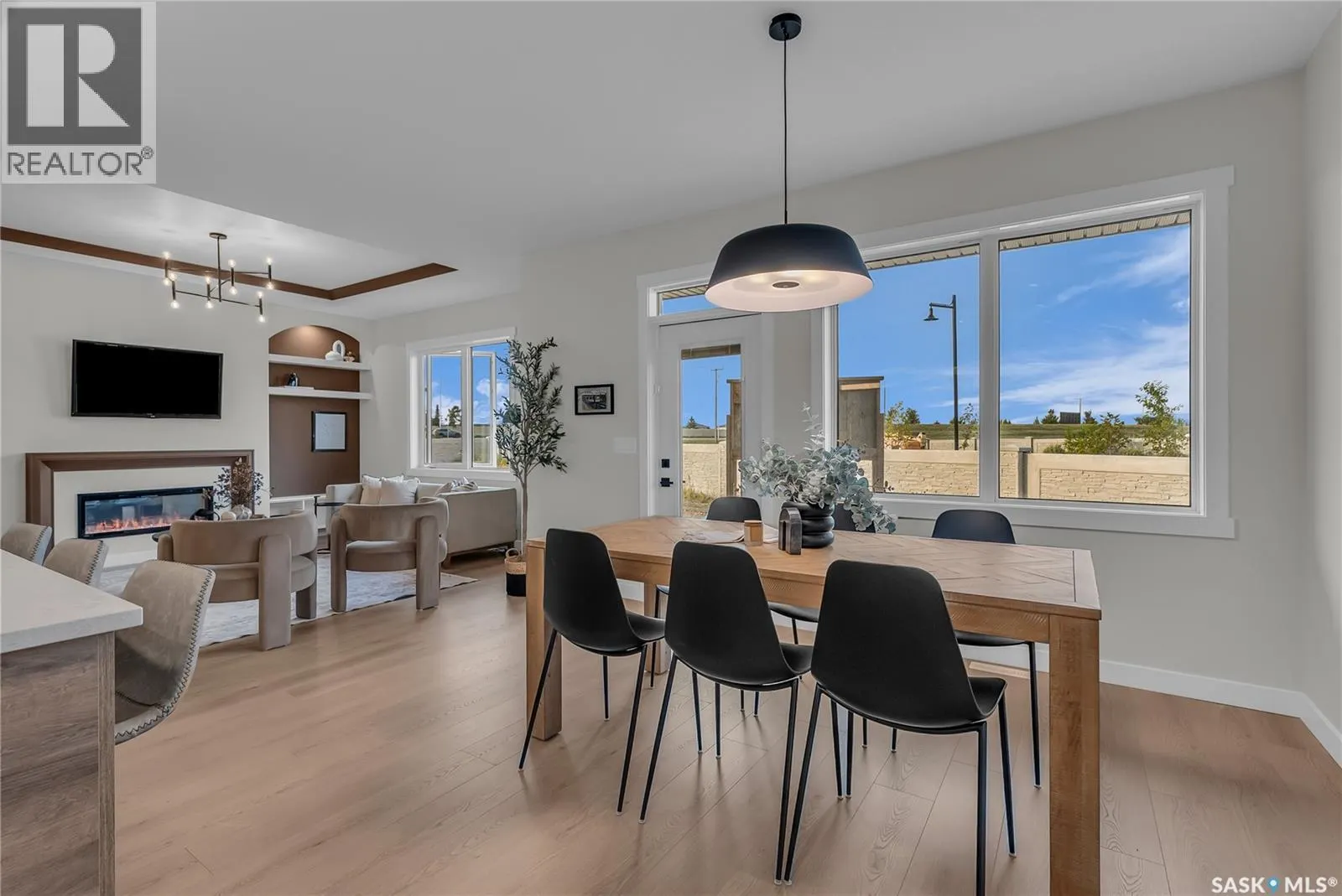 463 Traeger CLOSE