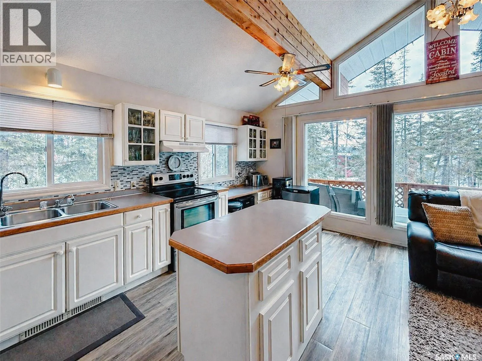 619 Marine DRIVE