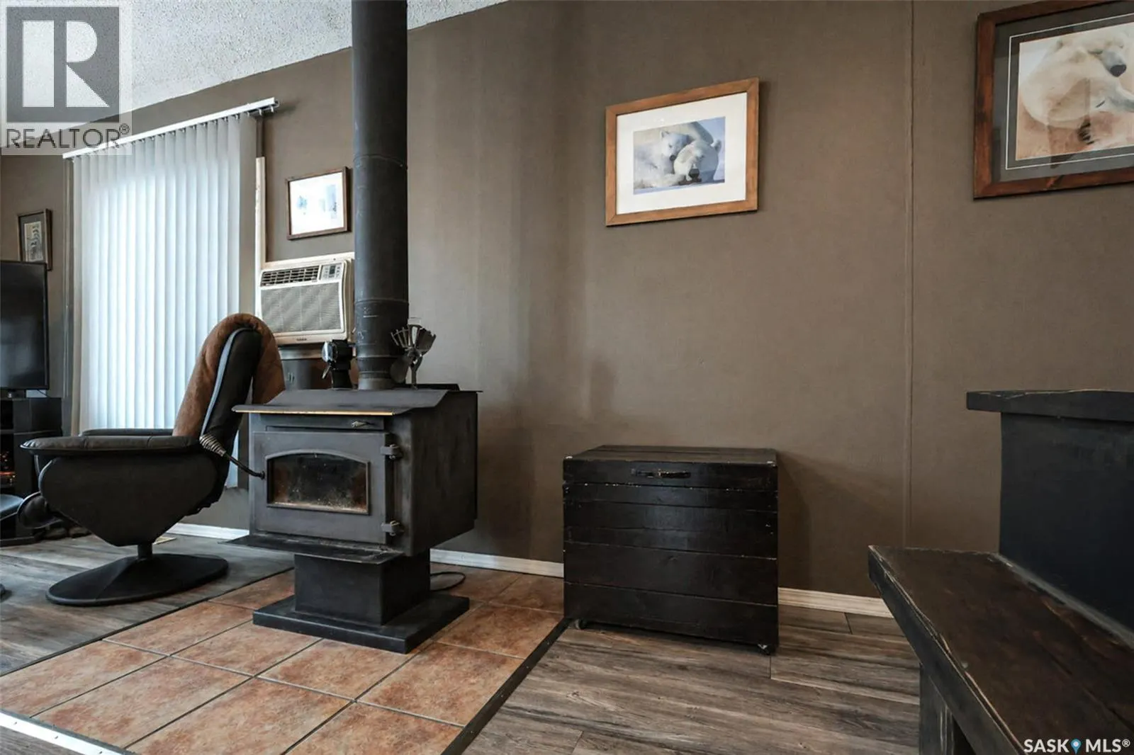 619 Marine DRIVE