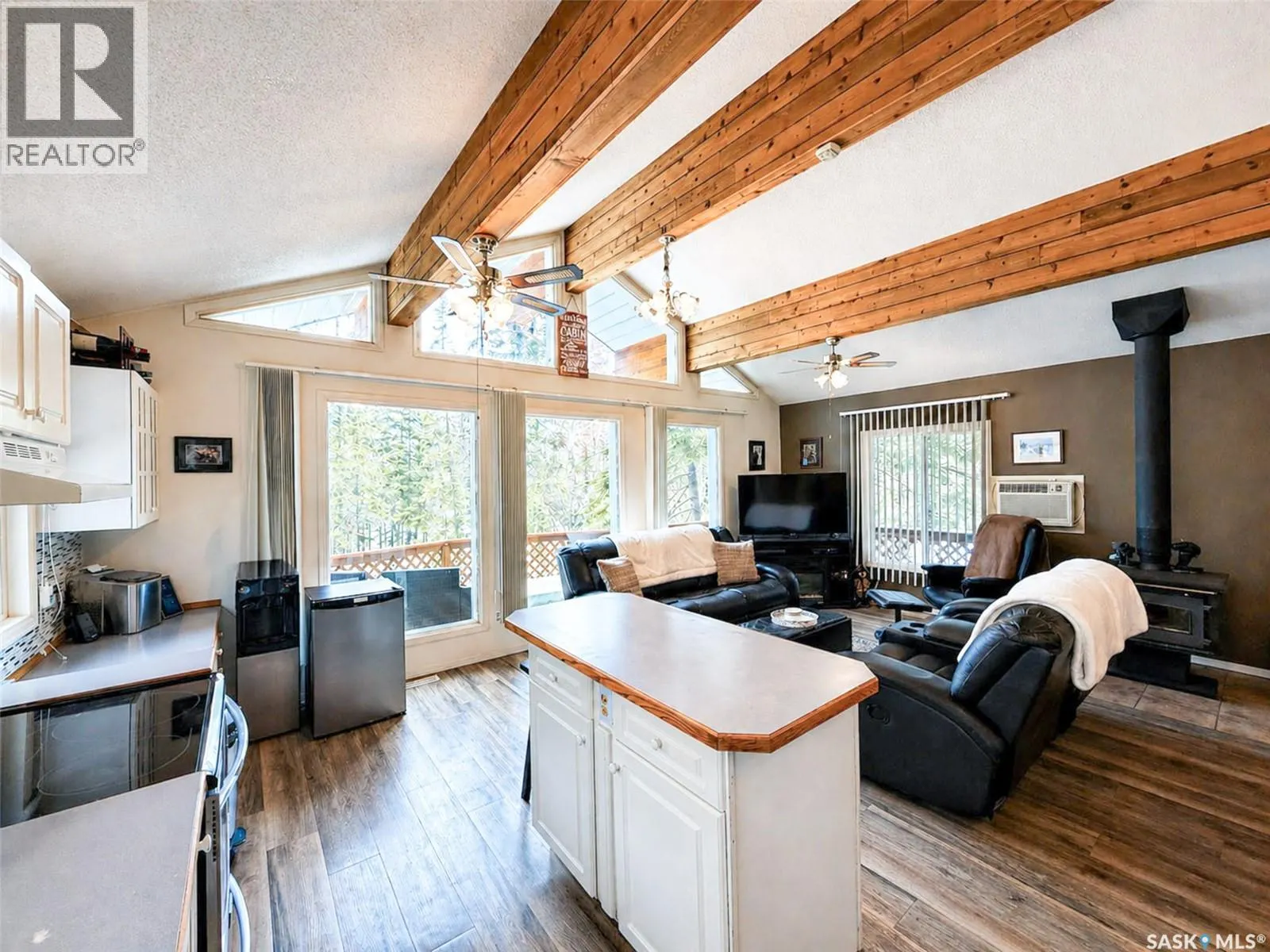619 Marine DRIVE