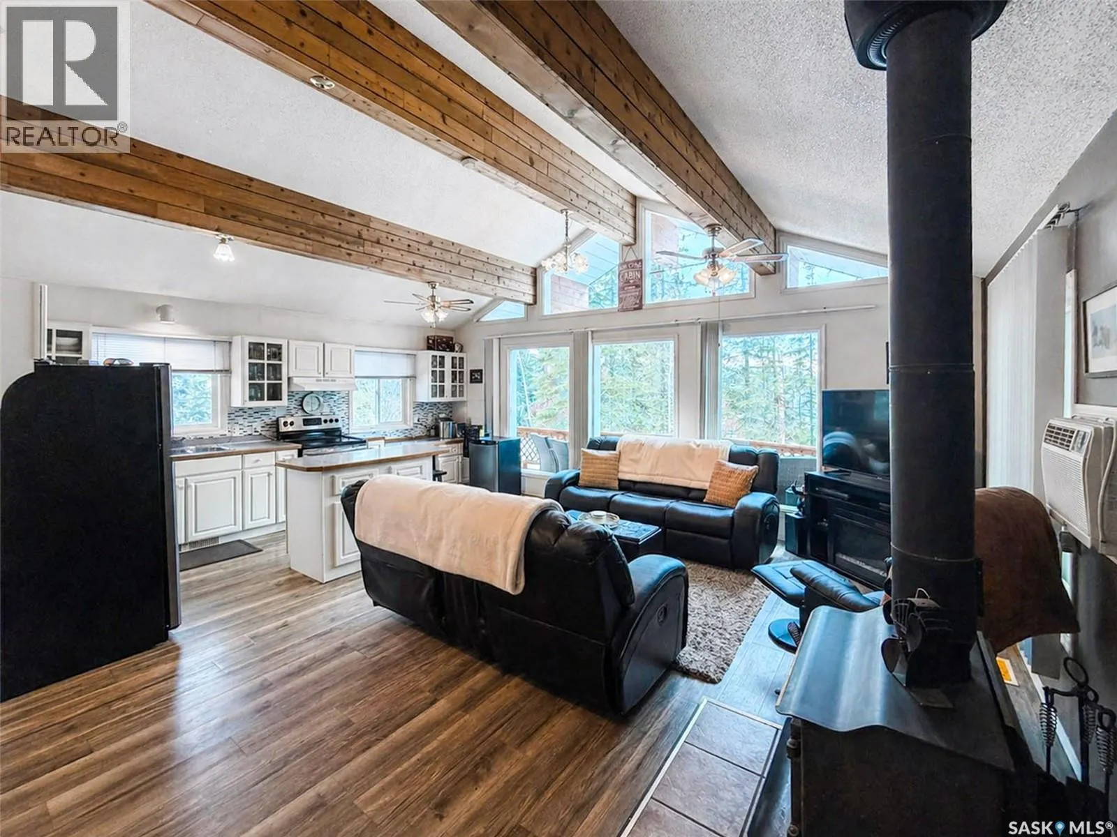 619 Marine DRIVE