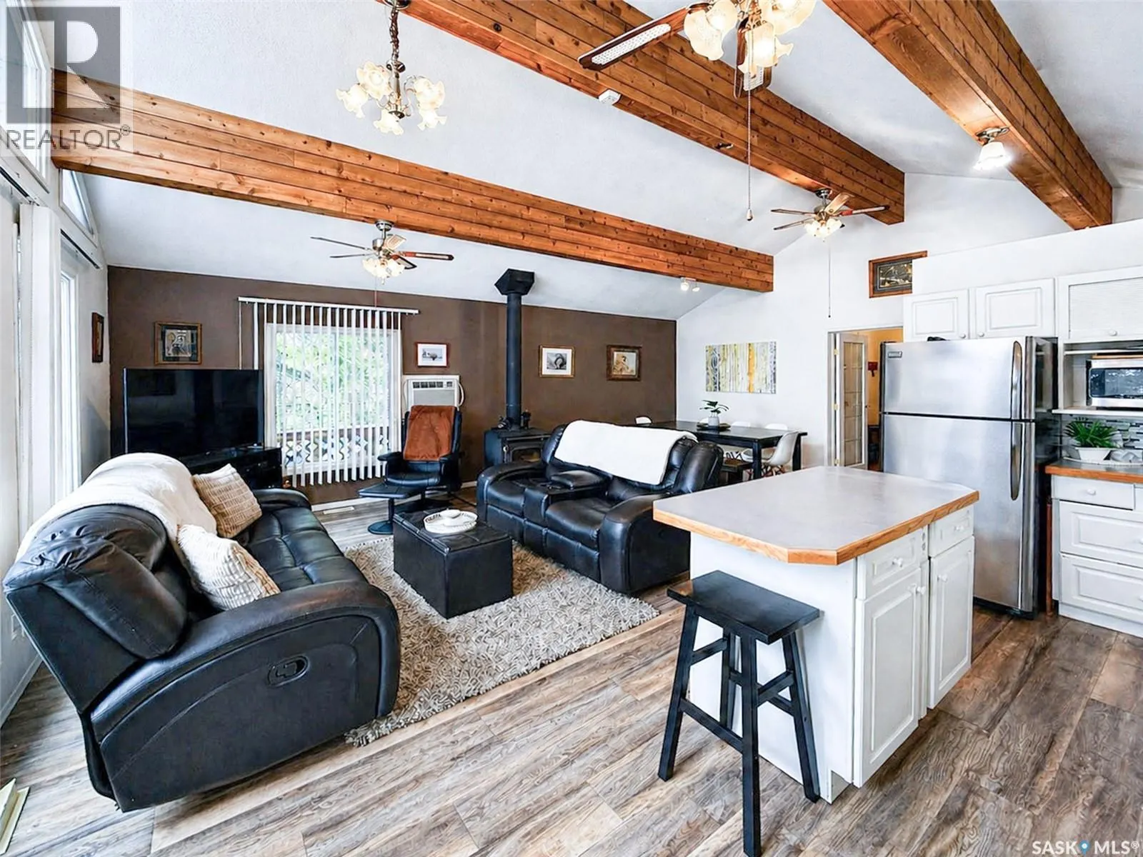 619 Marine DRIVE
