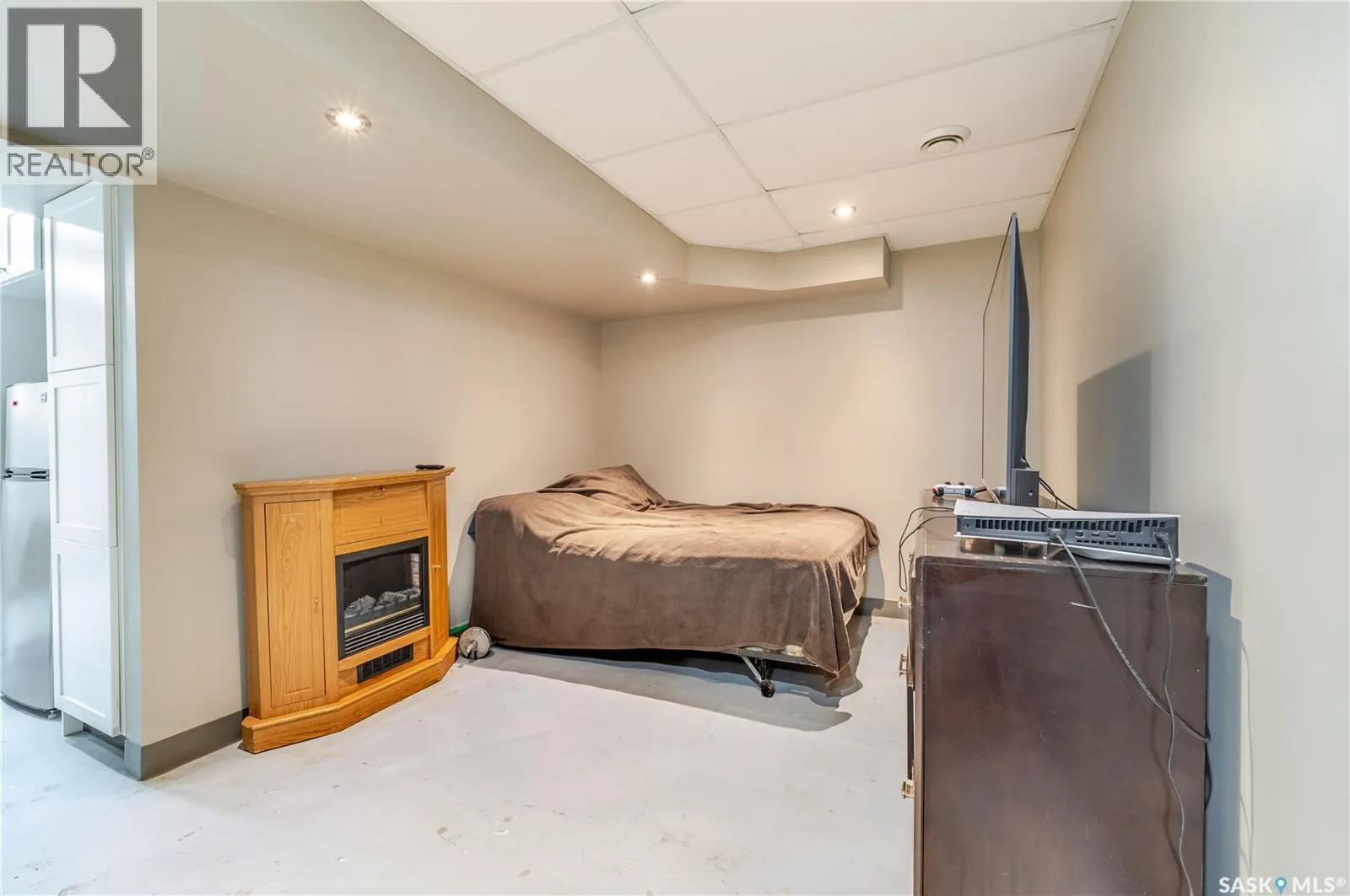 414 Main STREET S