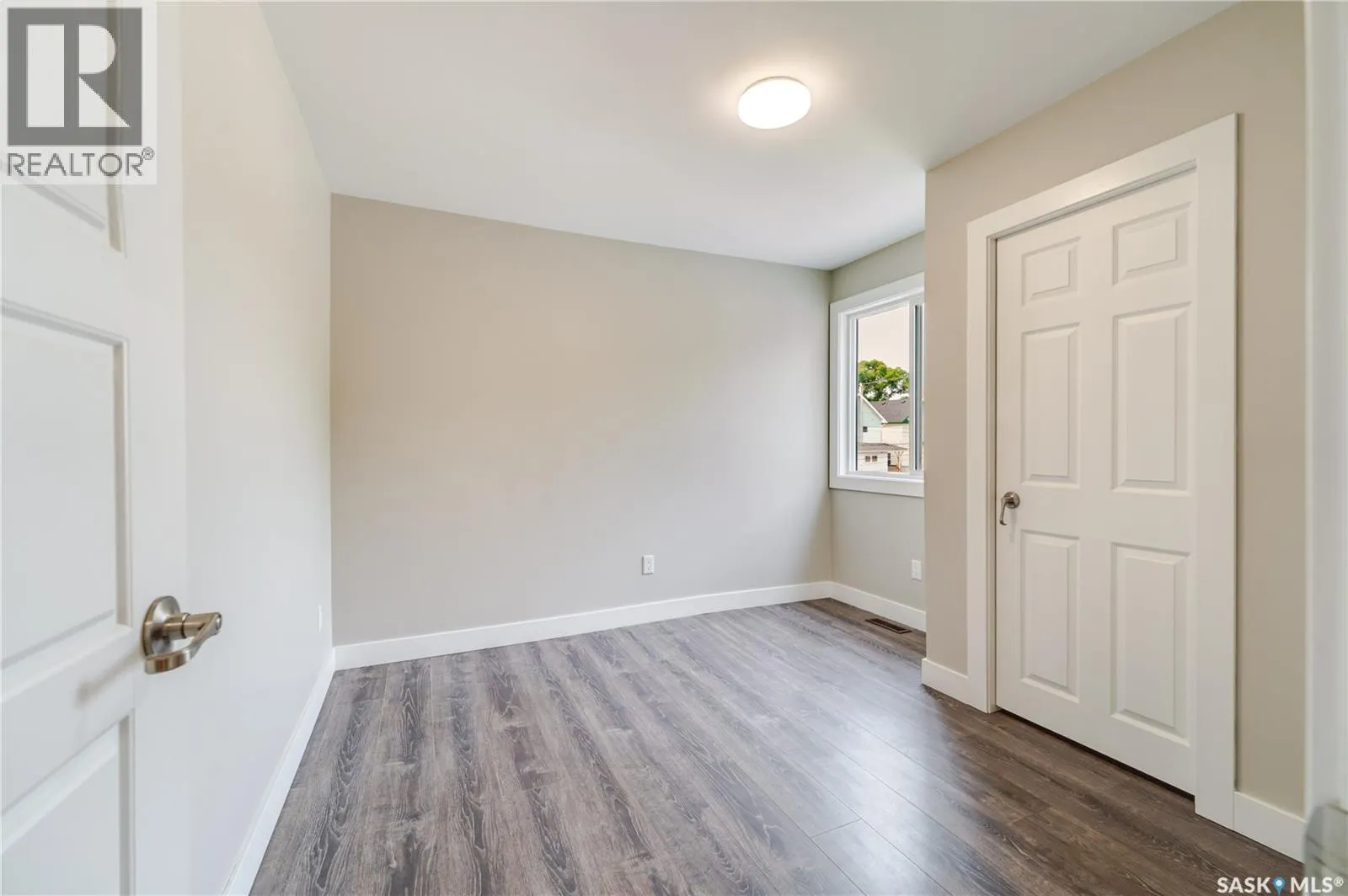 414 Main STREET S