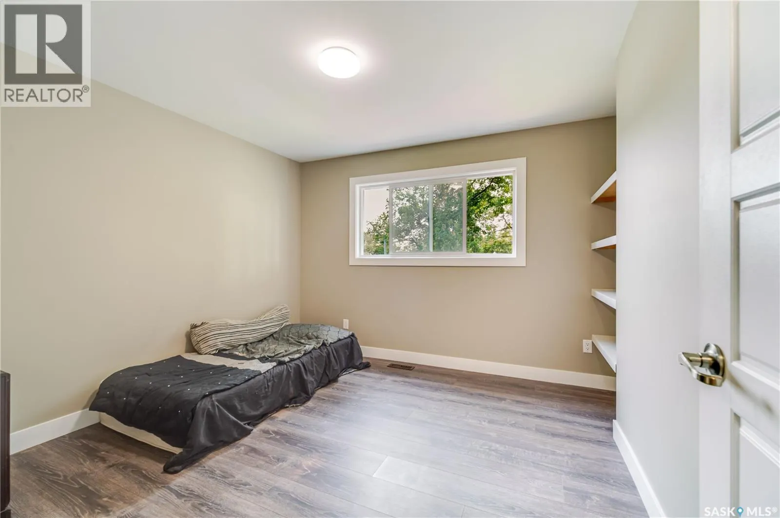 414 Main STREET S