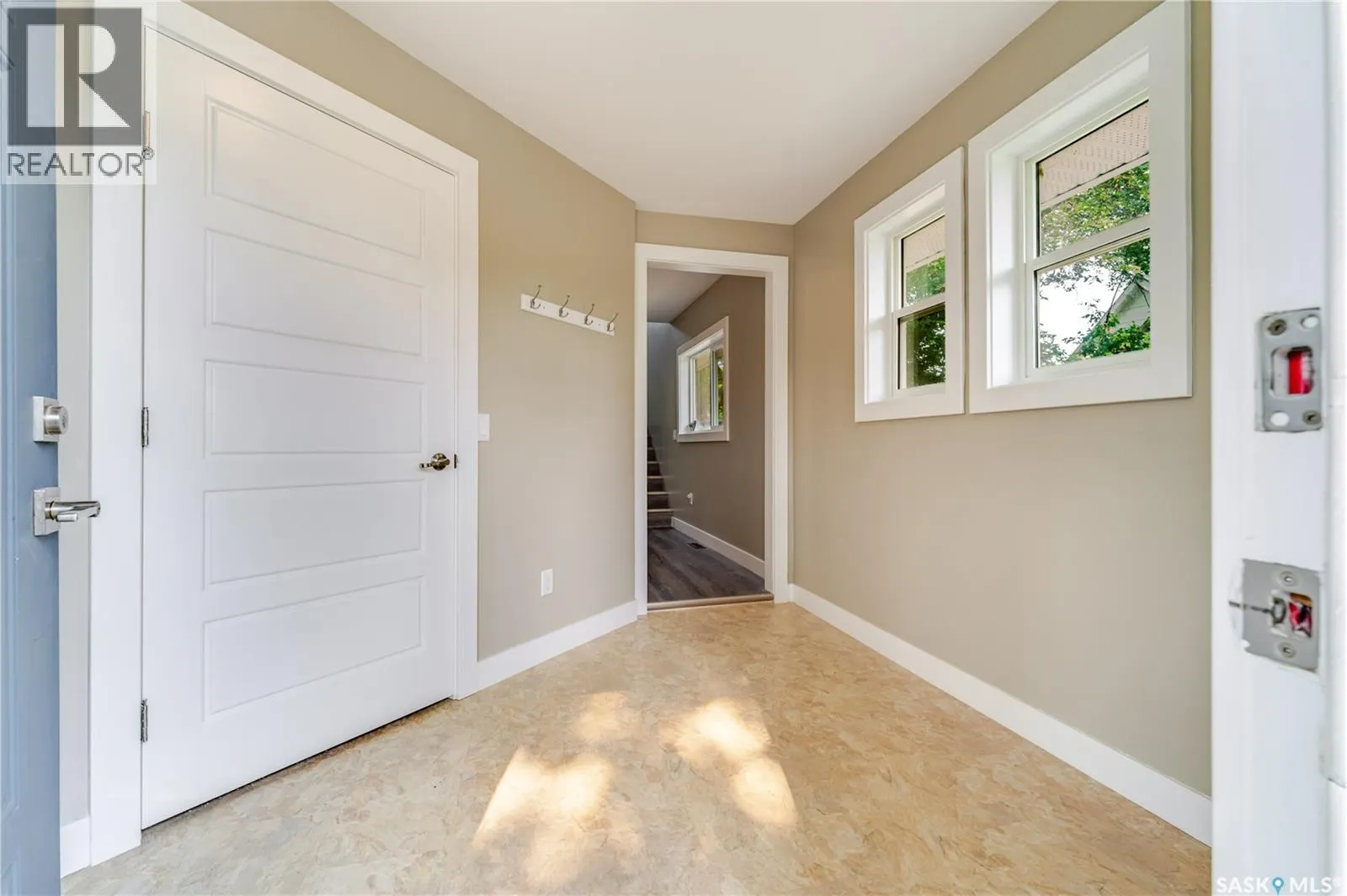 414 Main STREET S