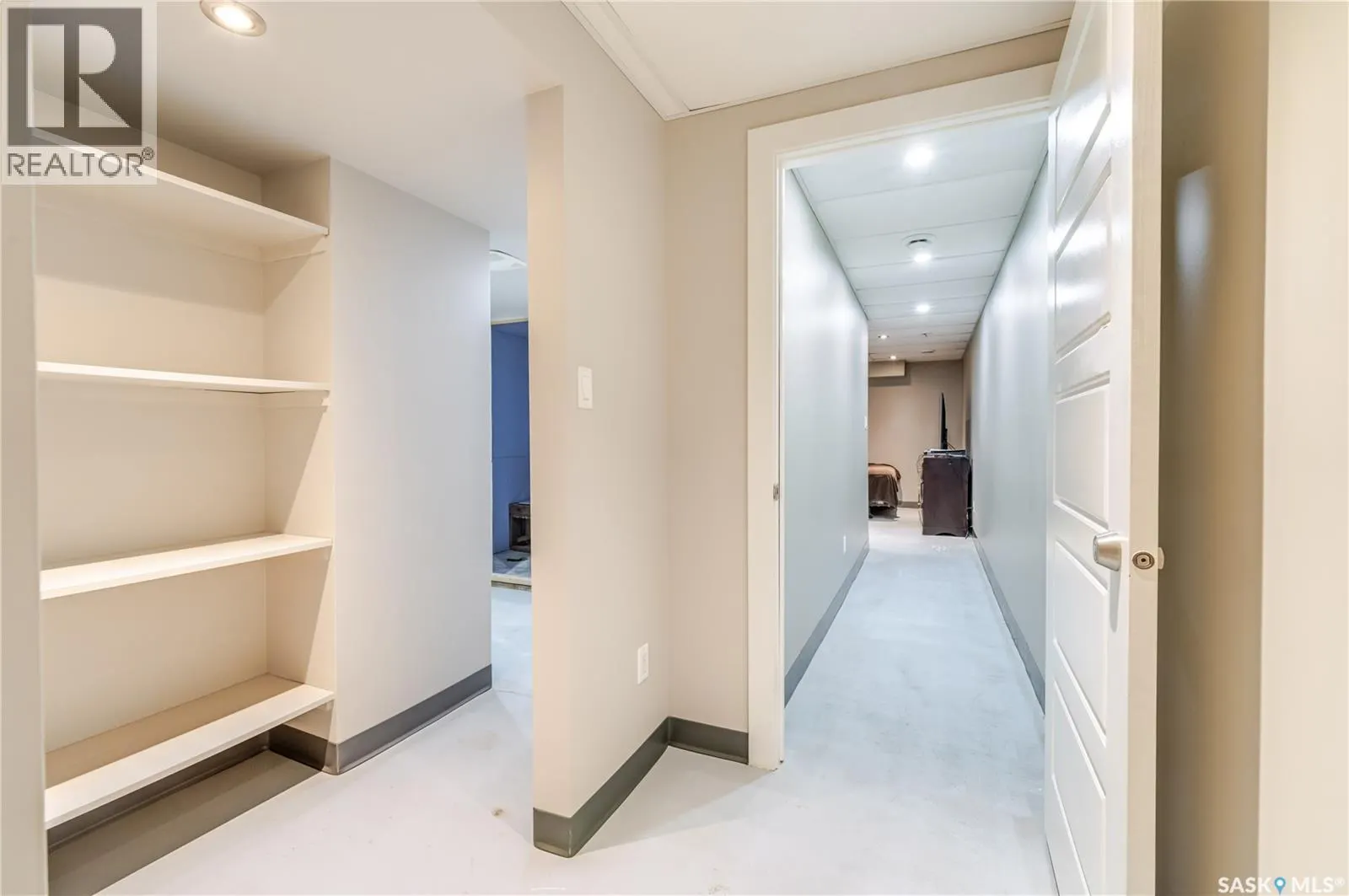 414 Main STREET S