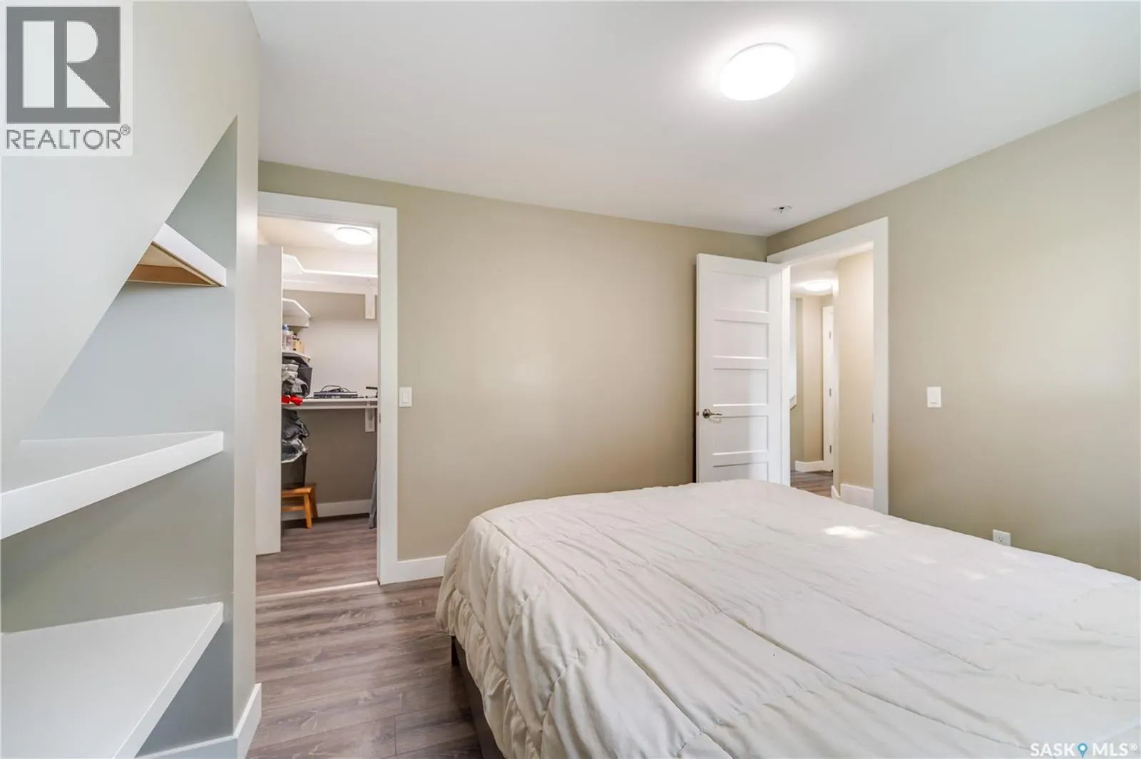 414 Main STREET S